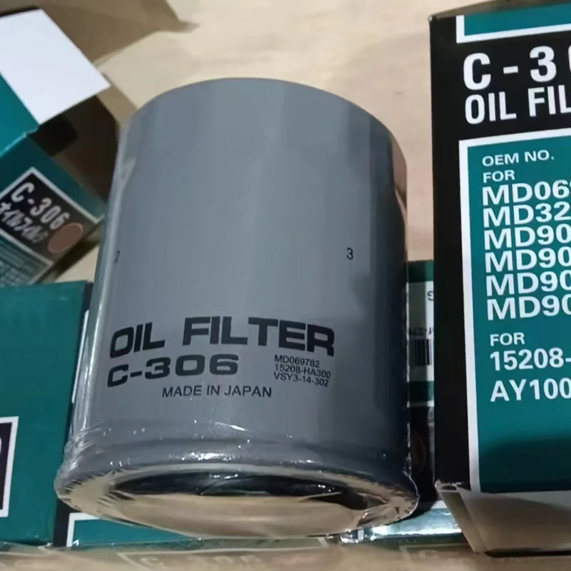 High Quality Low Price And Factory Direct C-306 MD069782 Oil Filter For MITSUBISHI GALANT L200 L300 L400 LANCER PAJERO