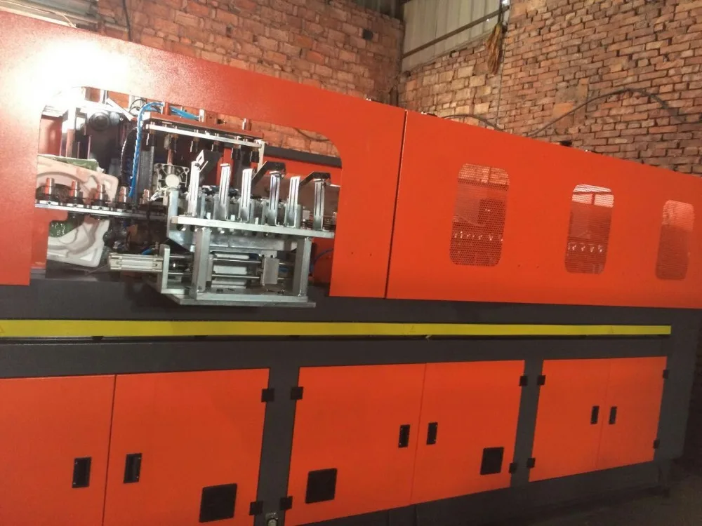 Full - automatic bottle blow moulding machine