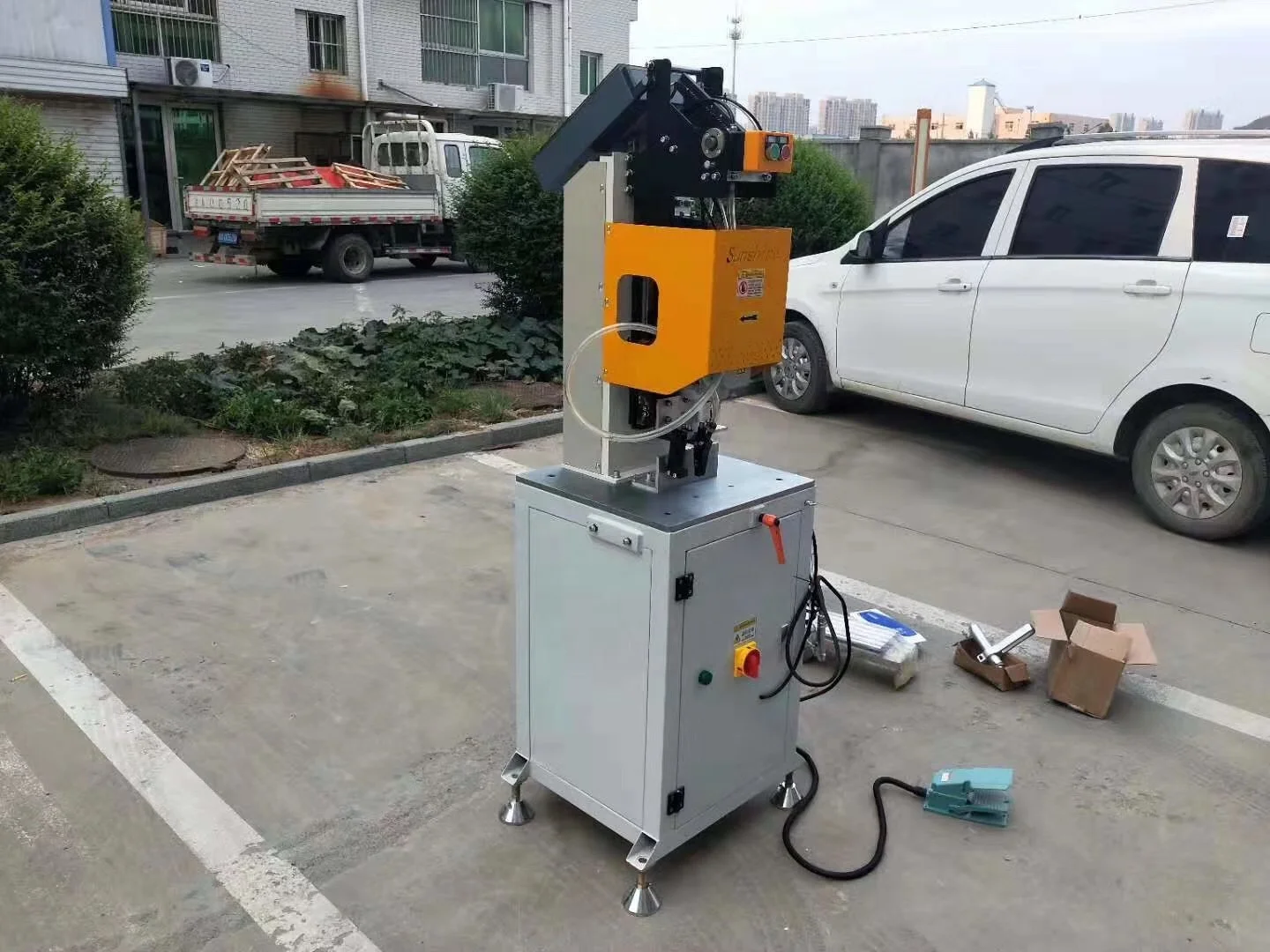 2024 new design Factory Supplier Upvc Reinforcement Automatic Screw Fastening Machine