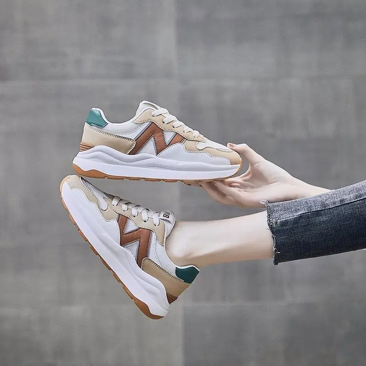 Daddy 2024 spring new Korean version of breathable student sports female thick sole casual ins fashion shoes wholesale