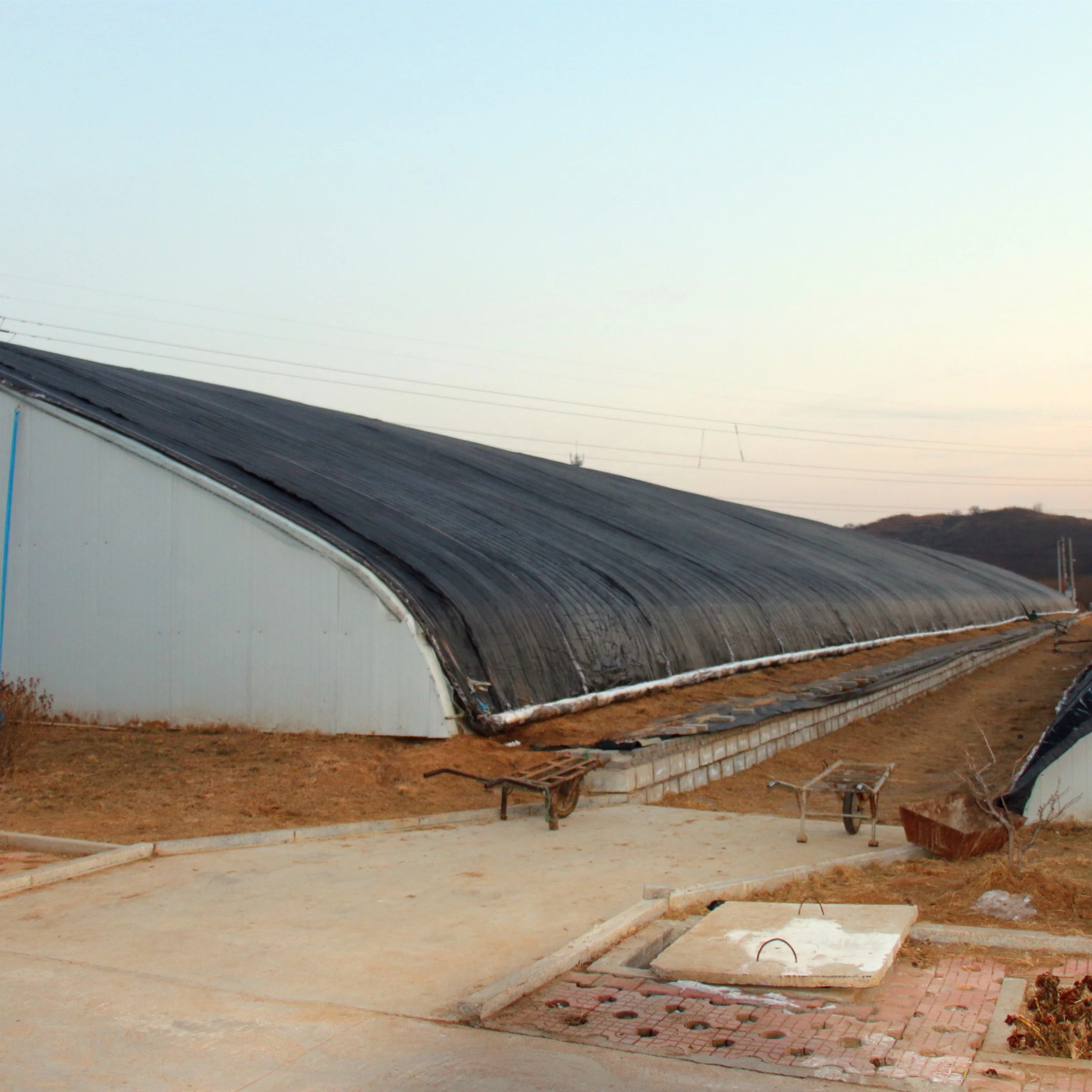 Китай теплица с задней стенкой зима теплый Солнечный нагрев теплицы для сельского хозяйства