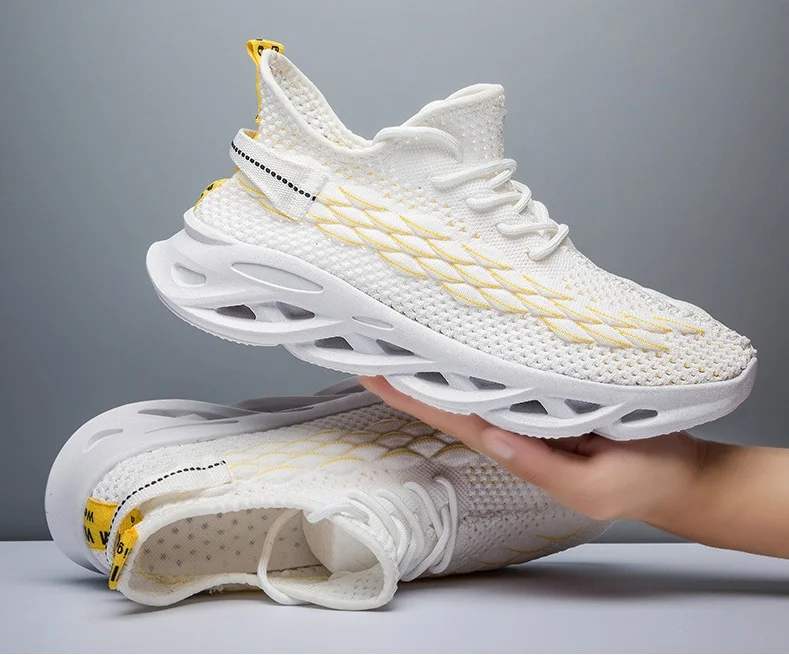 Hot Sale Sports Shoes Scale Design Fly Woven Shoes Men Breathable Light Weight Casual Shoes