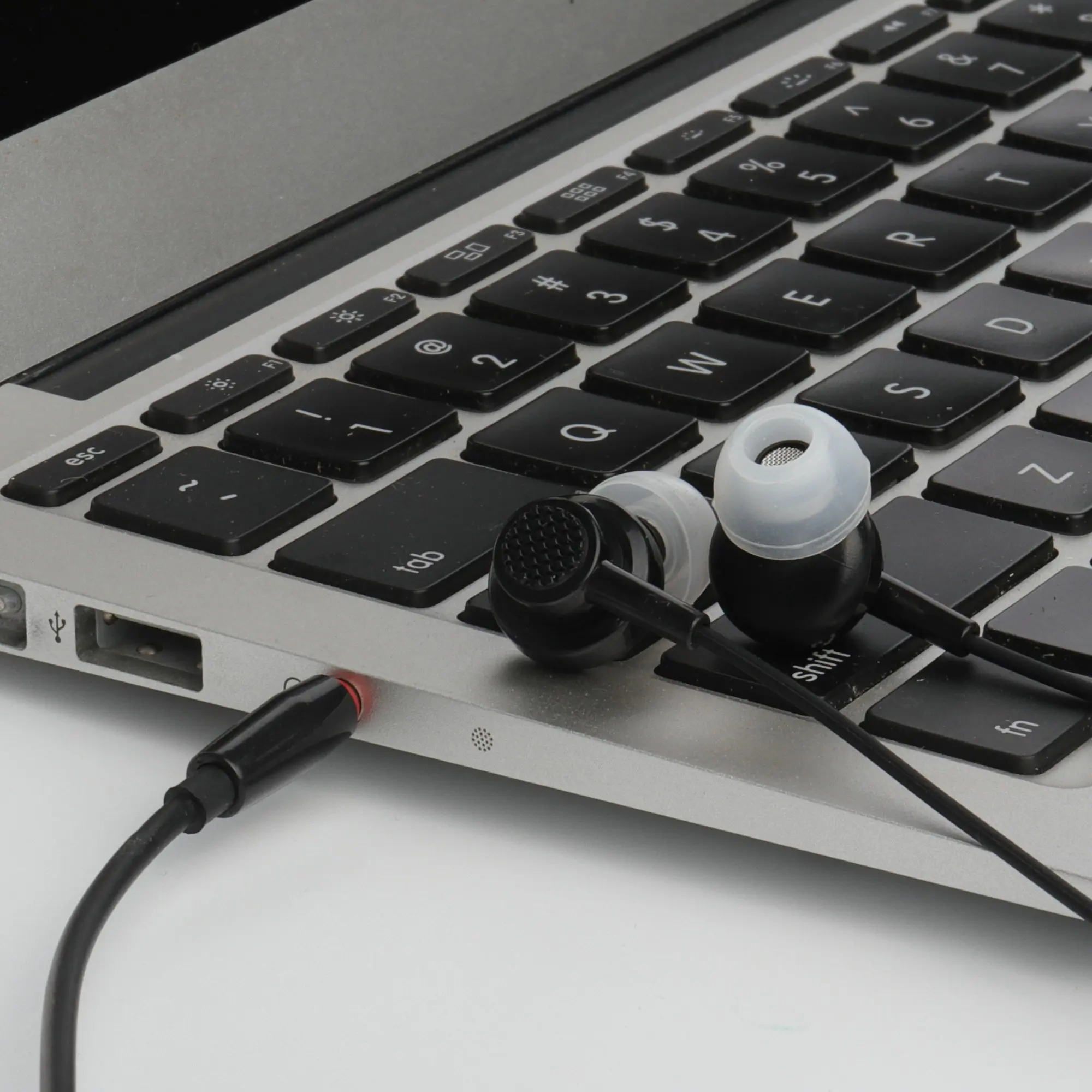 ASPOR DC 3.5mm high fidelity stereo clear treble and deep bass earphone