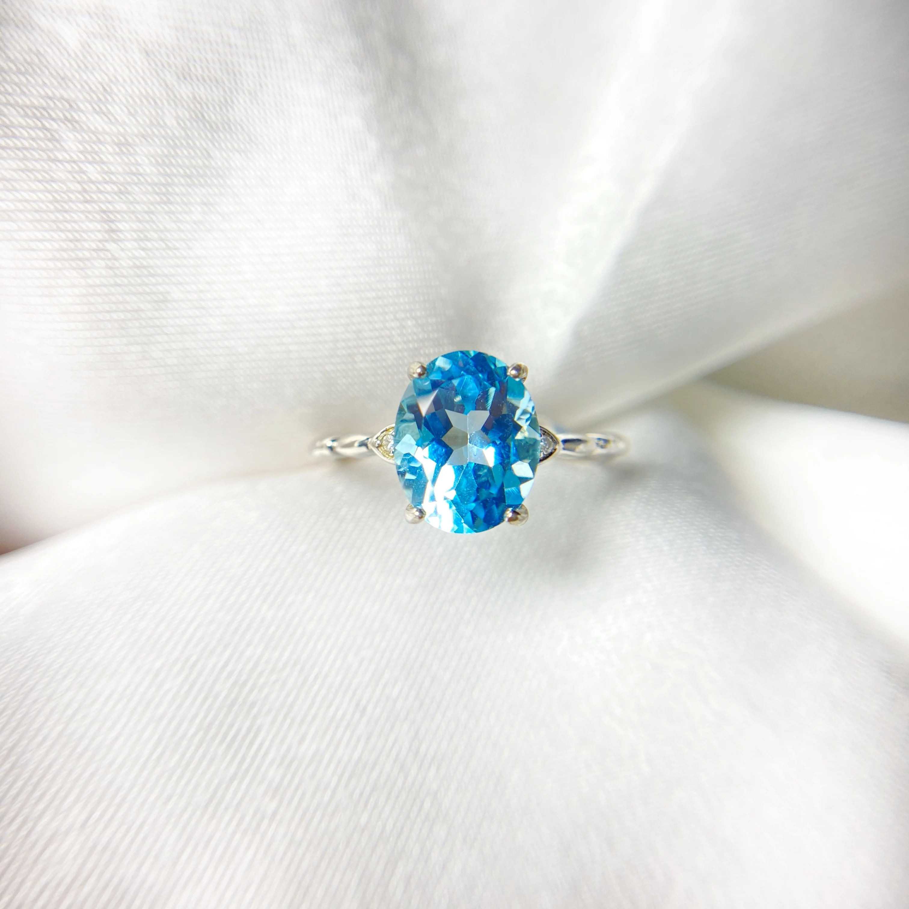 
Оптовая продажа, классические уникальные высококачественные Регулируемые кольца из стерлингового серебра 925 пробы с голубым топазом 