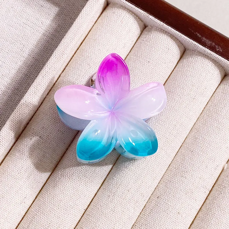 GEERDEN New Fashion Design Summer Frangipani Hair Grip 4cm Girls Mini Flower Hair Clips Beach Holiday Resin Mini Flower Claw