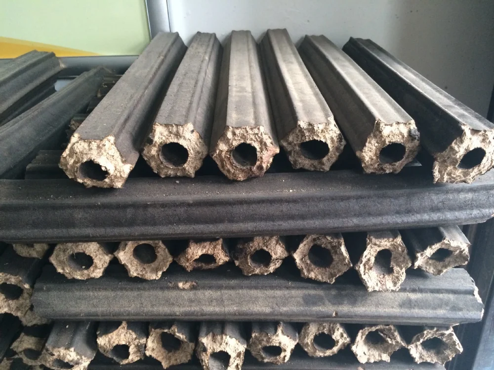 350 kg per hour capacity wood log biomass sawdust briquette making machine