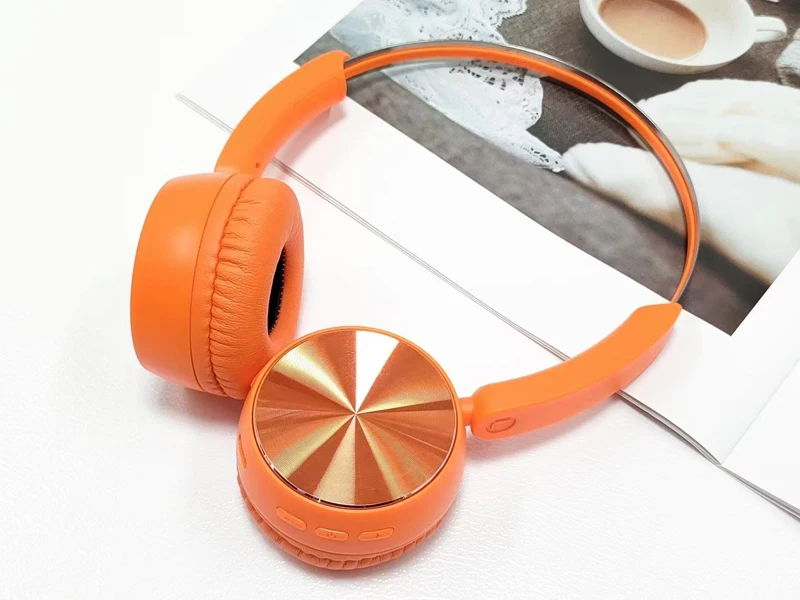 AKZ 69B Super Bass Headphone Gaming Over-ear Headphones Wireless Fashion Music Earphone Rechargeable Sports Earbuds