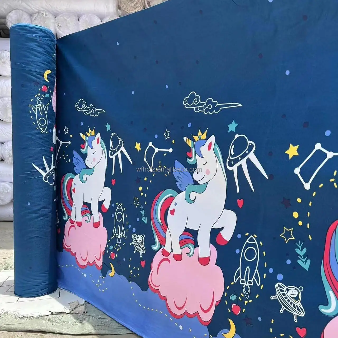 Direct Buy 100% Polyester Brushed Bedsheet Set from China Waterproof Dot Style Printed Disperse Print Fabrics for Home Textile