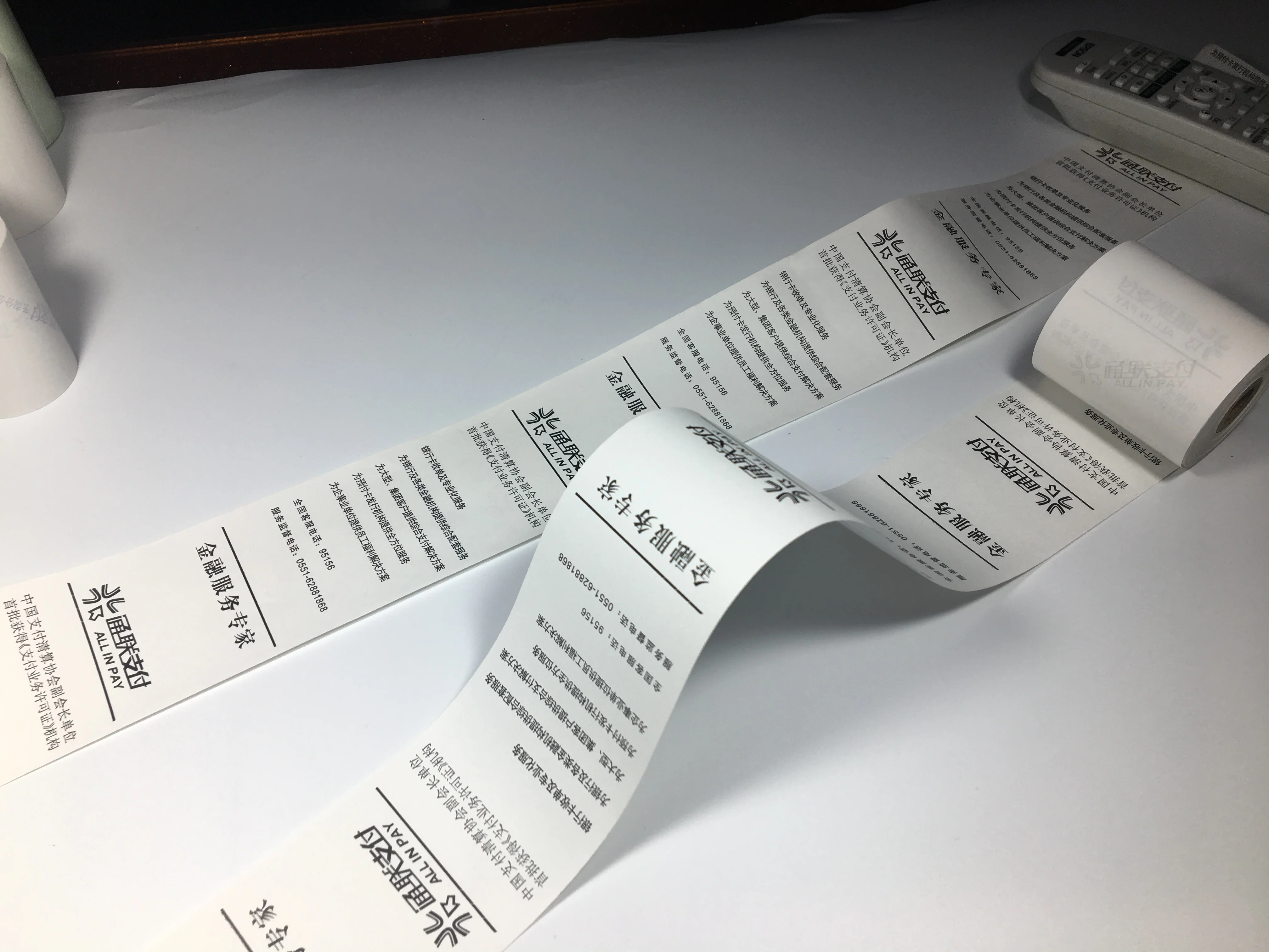 Customized Size Thermal Paper Rolls White Thermal Paper 57x40mm Cash Register POS Receipt Paper