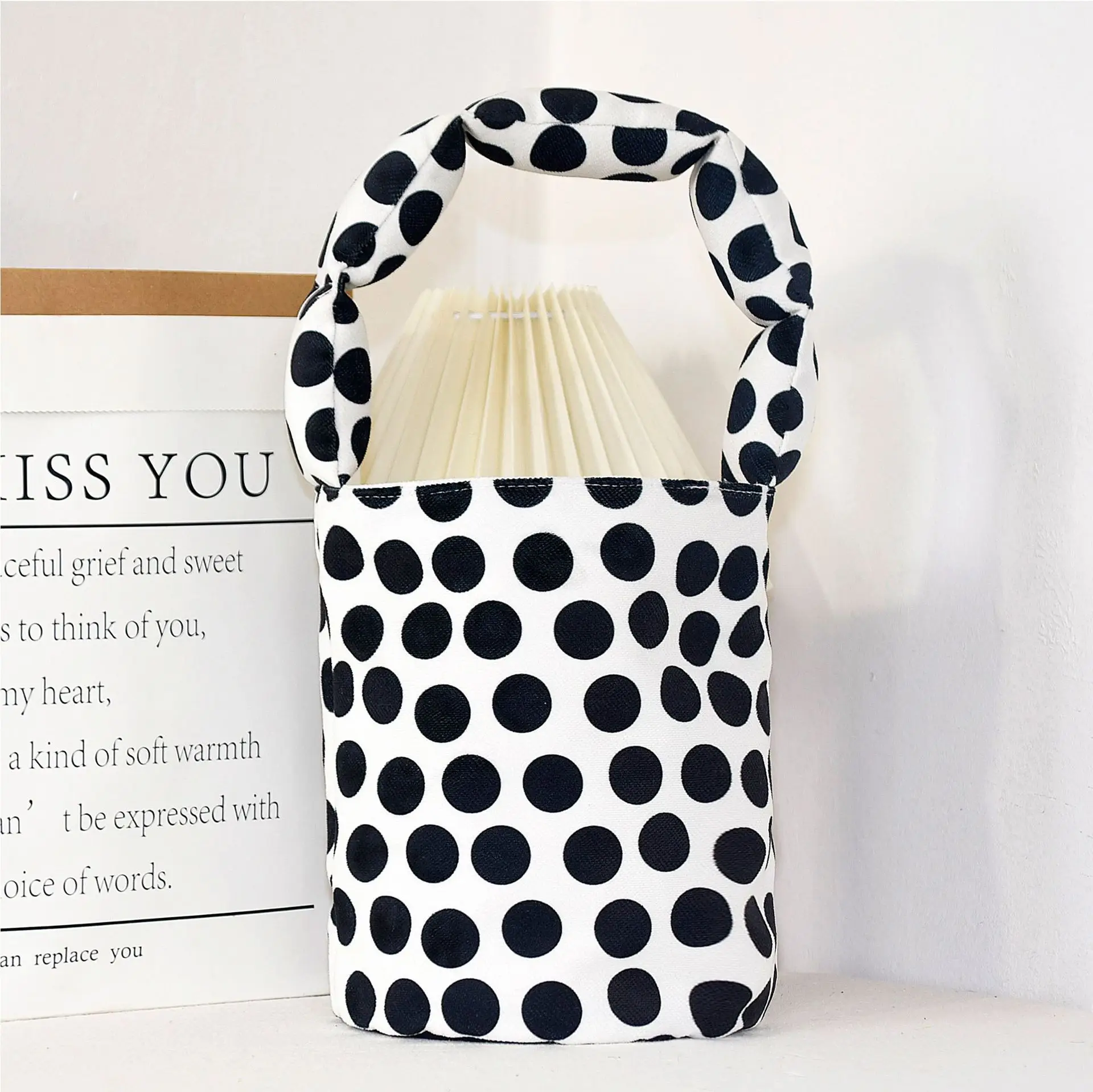 2022 New Handbag Canvas Small Cow Wave Dot Bucket Cute Girl Handbag Bento Bag