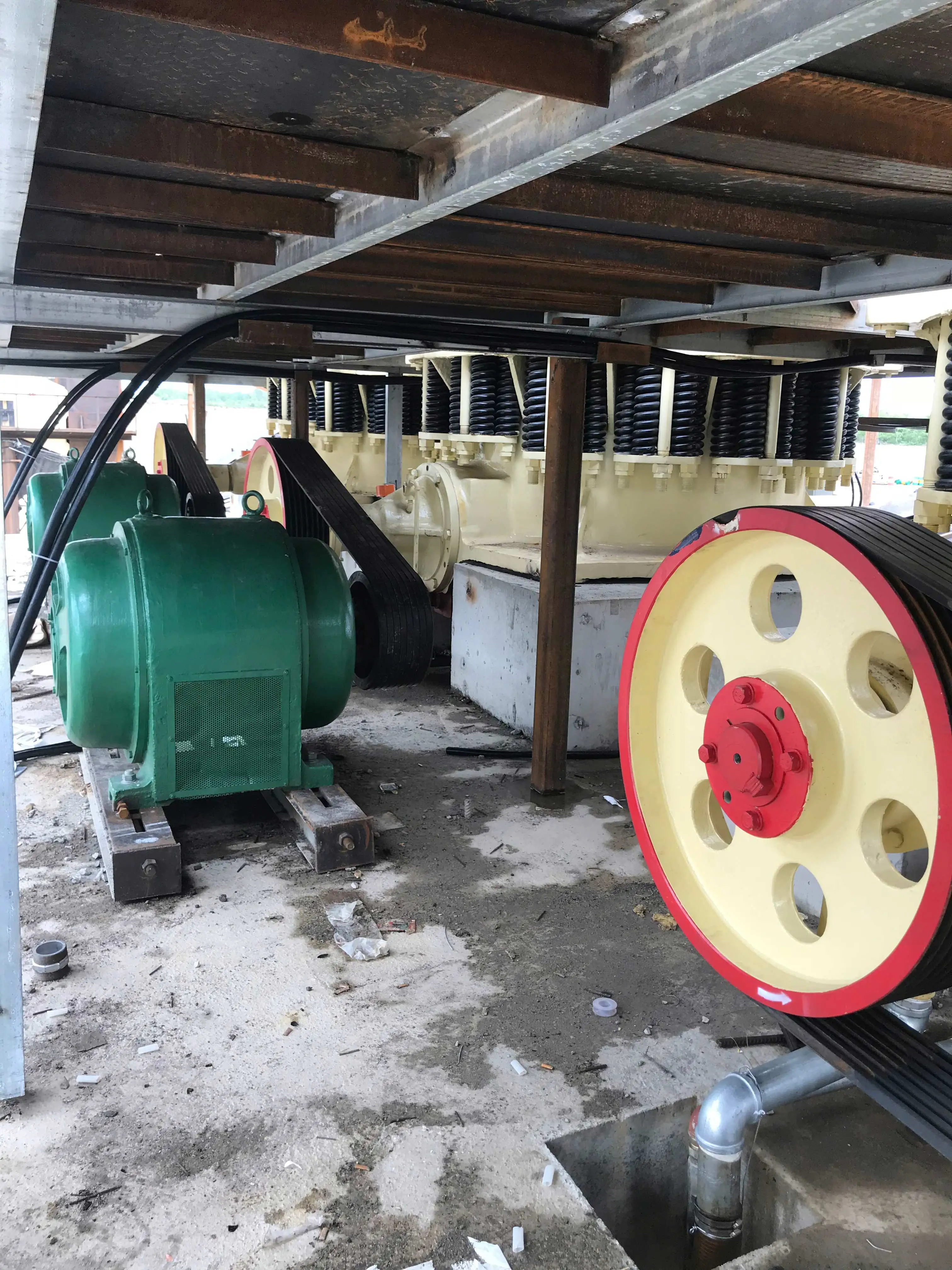 
4.25 feet symons spring cone crusher for quarry stone crushing plant 