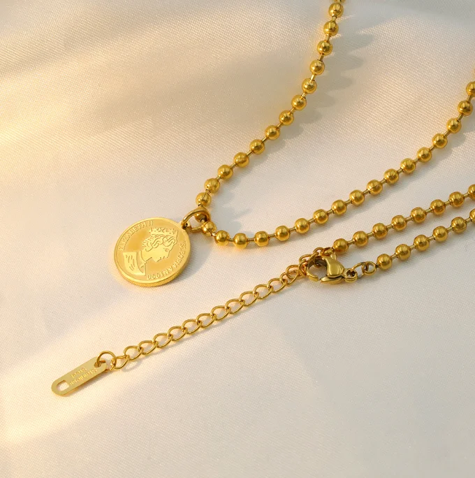 Ins French Vintage Round Brand Portrait Pendant Necklace Stainless Steel Non-Fade 18k Gold High Grade Clavicle Chain Women