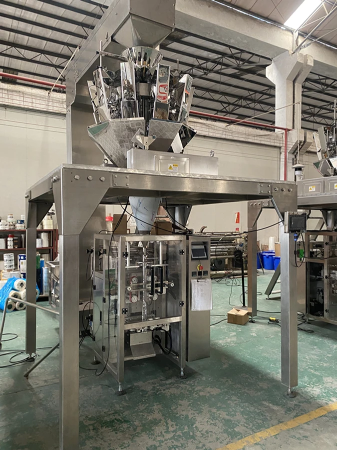 Factory Price Automatic Weighing Peanut brittle Mittai multi-function vffs Packing Machine