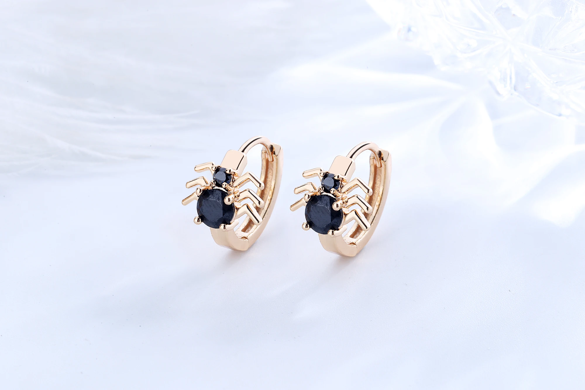 Wholesale Free Shipping Hypoallergenic Animal Spider Crystal Cz 18K Gold Women Huggie Hoop Earring Jewelry For Party