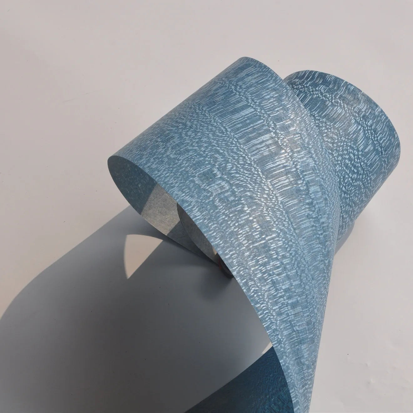 New Design Natural Dyed Veneers  High Quality   Peacock Blue Poplar Wood Veneers  For Home  Furniture Decoration