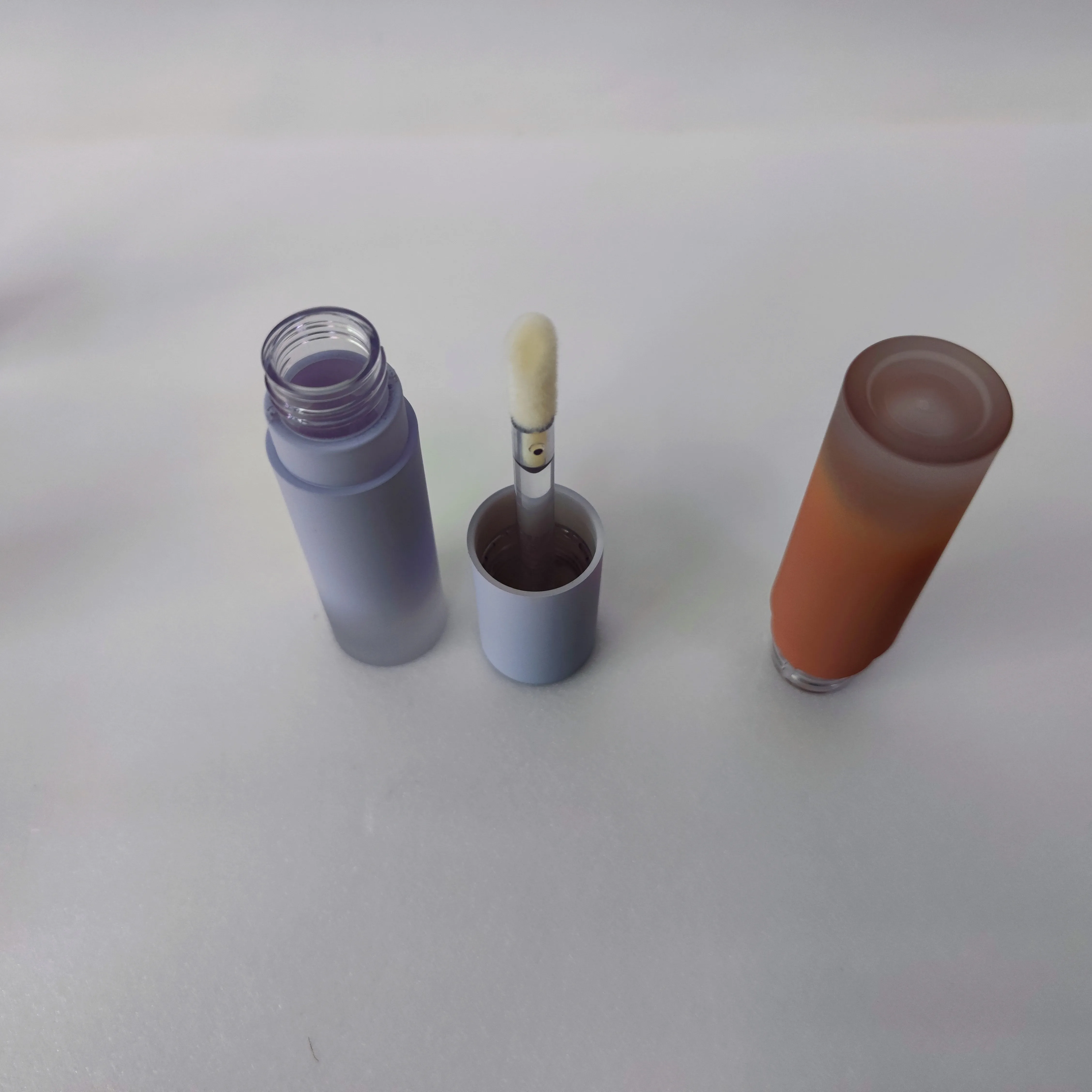 Round Concealer unique tube10ml luxury lip gloss empty tubes private label with big brush big wand Super big brush