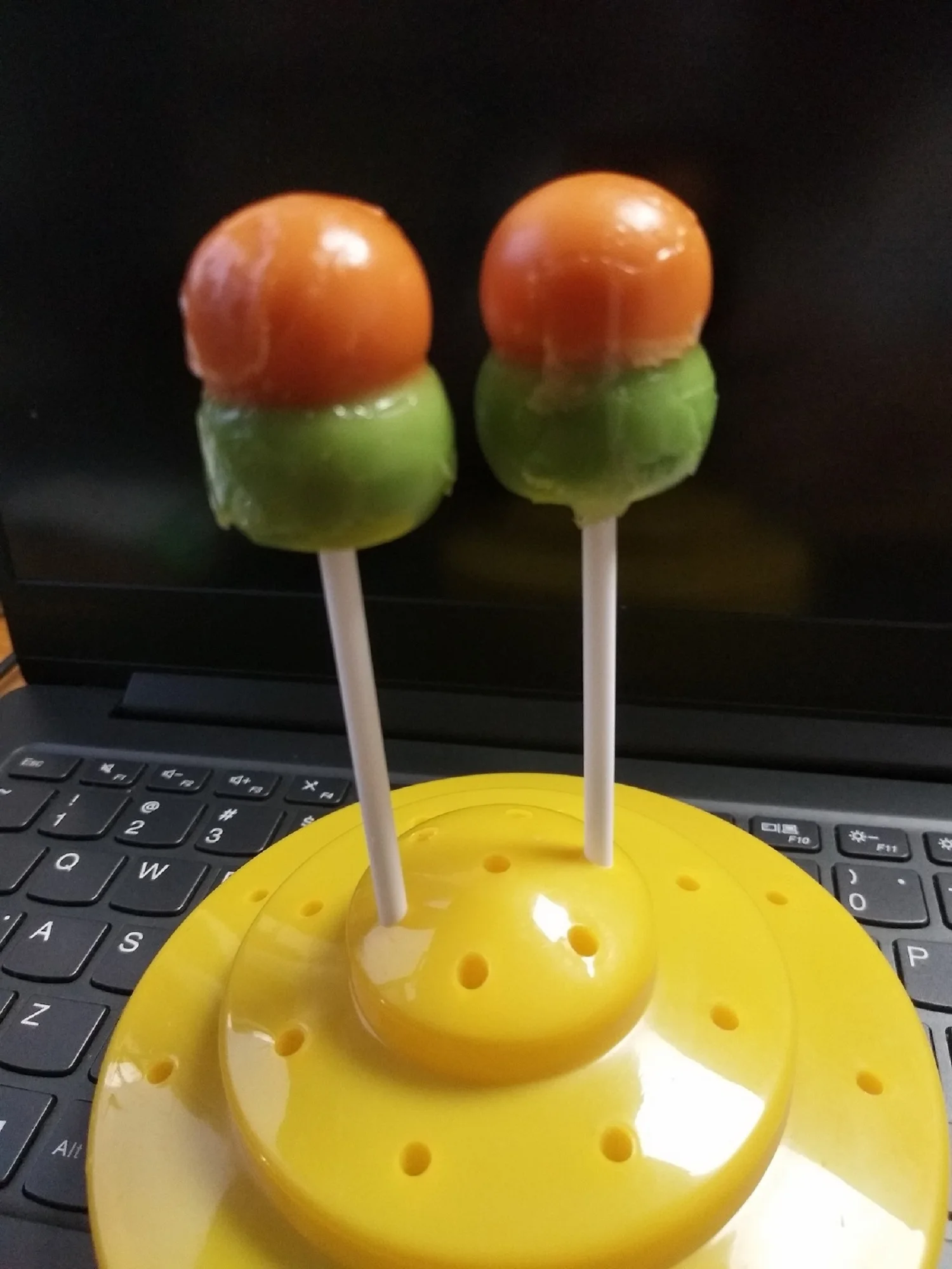 China Factory Supply Colorful White Red blue Yellow Plastic Lollipop Sticks PP Stick for Cand Packing