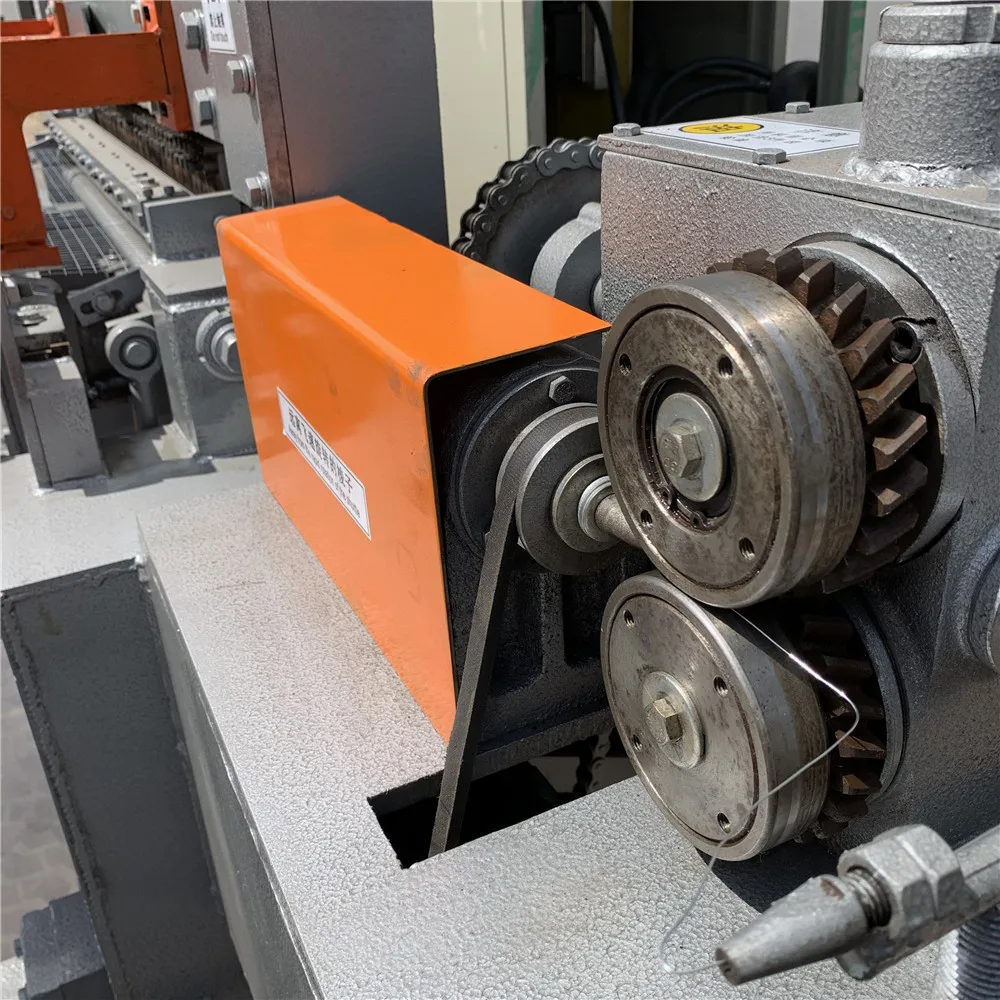 Galvanized Wire Mesh Welding Equipment In Roll Automatic Welded Wire Mesh Machine