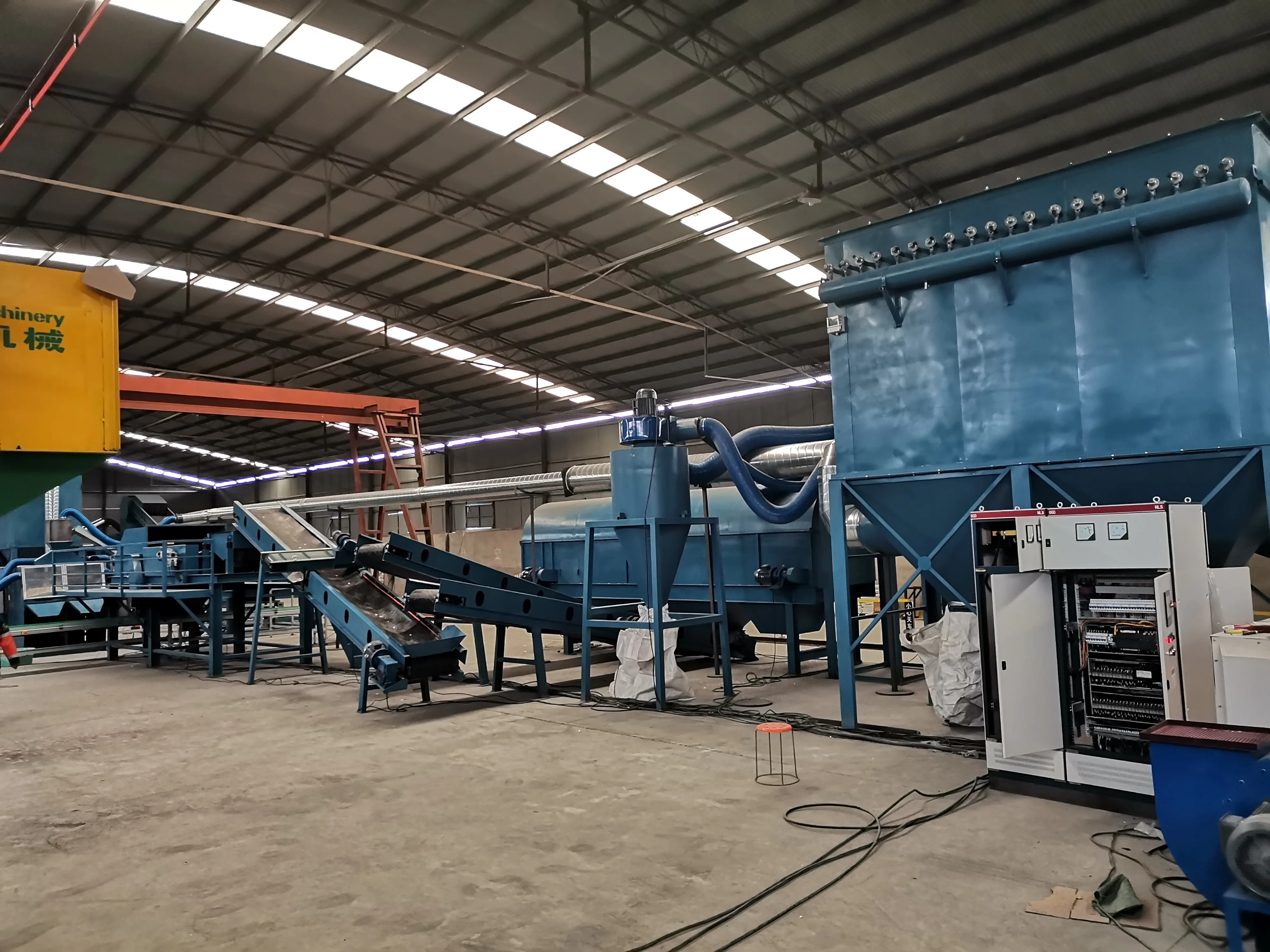 Construction solid waste recovery management machine/production line