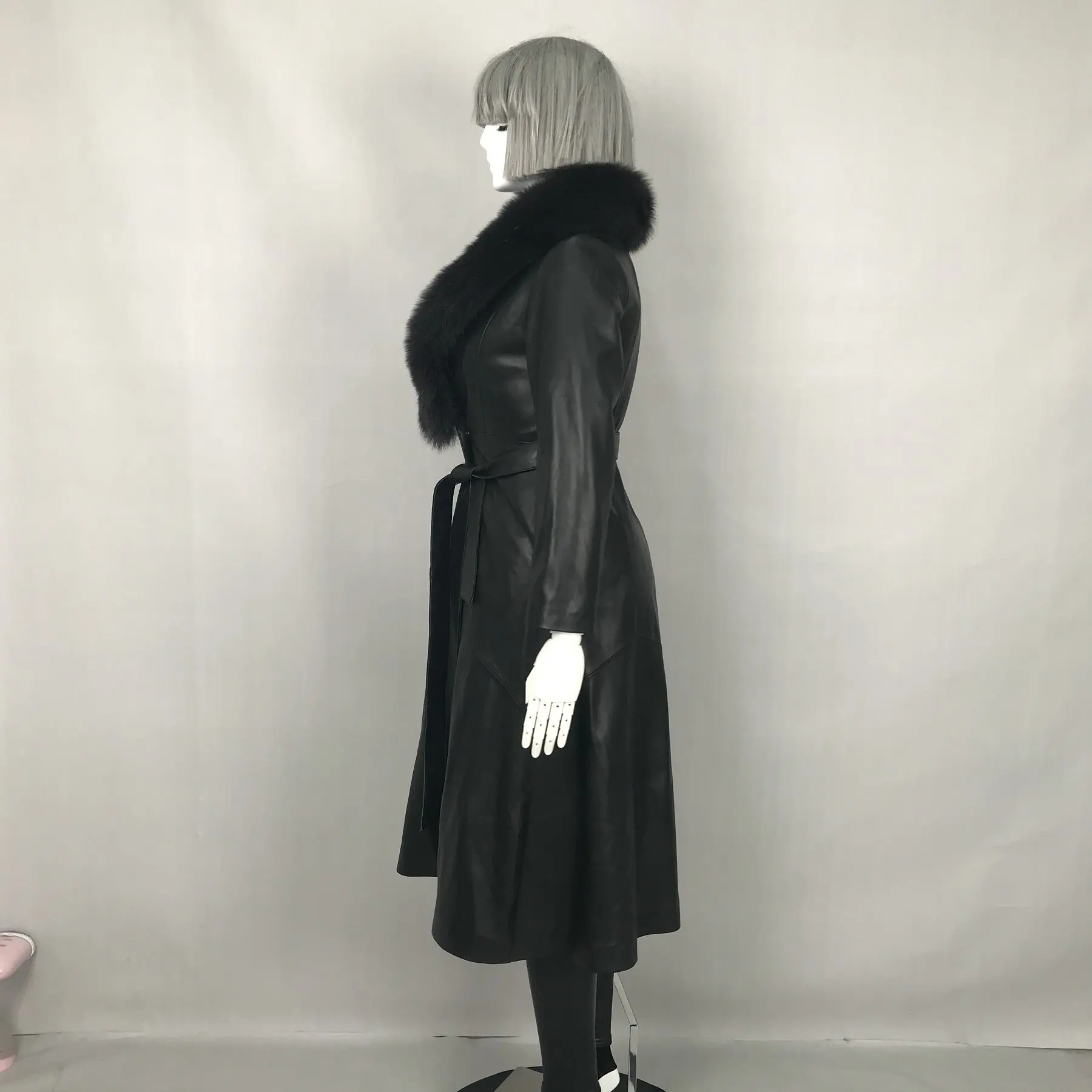 Custom Classic Long Black Leather Jacket Genuine Leather Coat Women with Fox Fur Collar