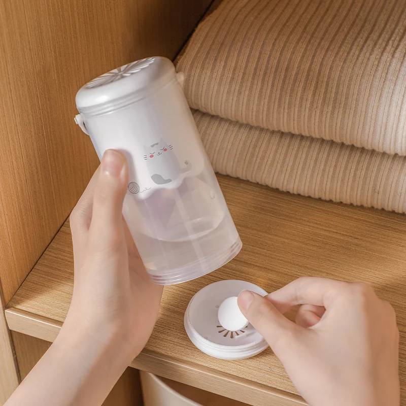 Hangable Portable Wardrobe Closet Anti Mold Hanging Moisture Absorber Desiccant Dehumidification Box