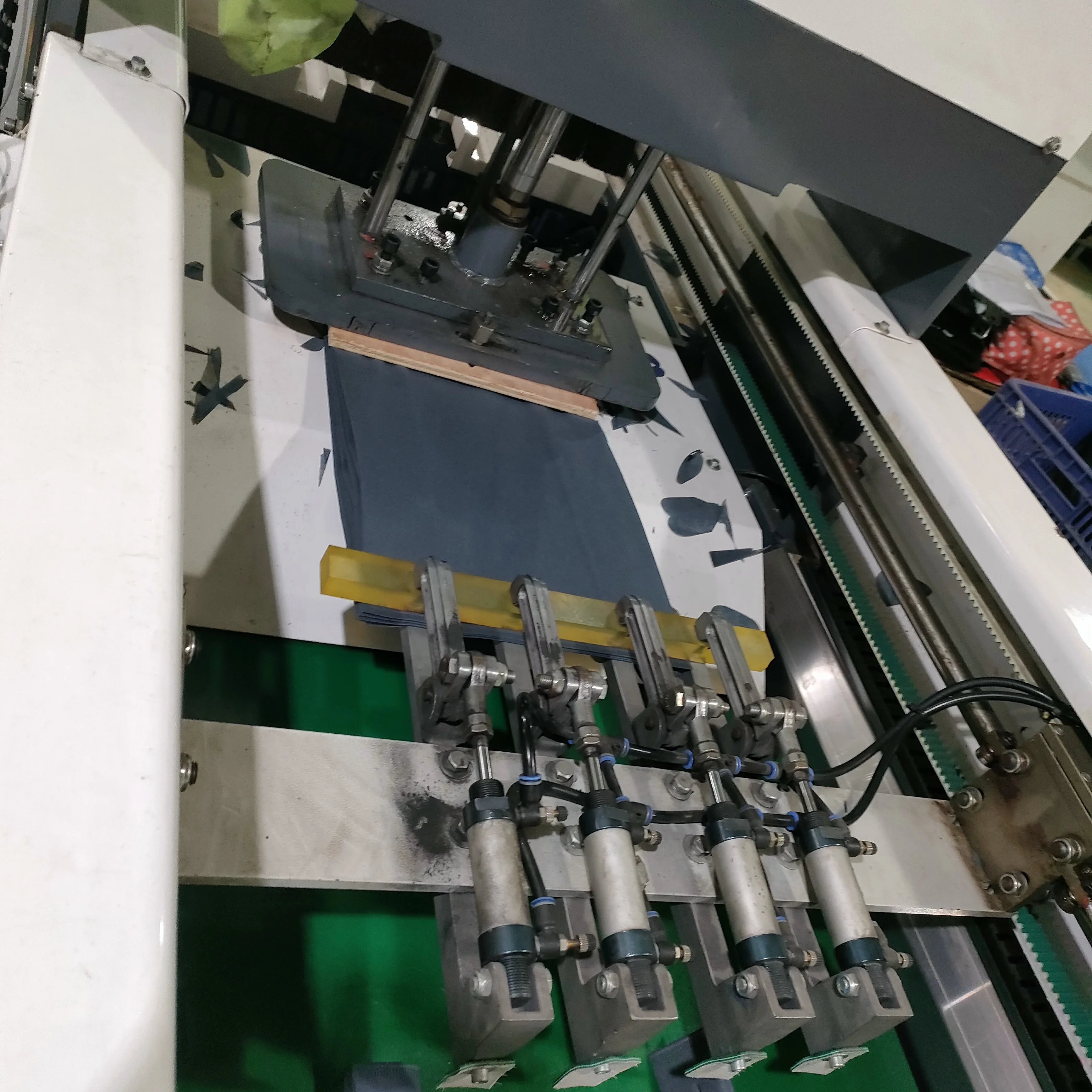 square bottom cheap ultrasonic bag non woven eco bag morocco 80 gsm nonwoven promotion shopping t-shirt bags logo