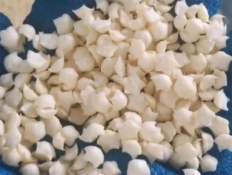 Популярная машина для производства закусок из кукурузы