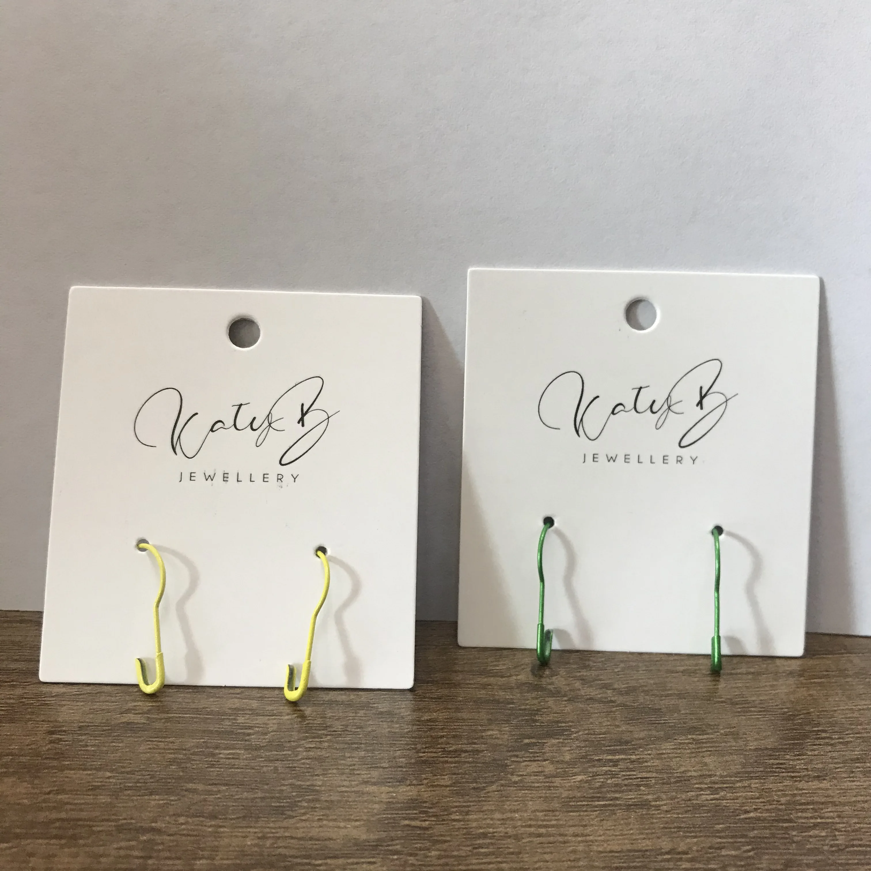 Guangzhou customized The new color folding jewelry tag, necklace label, earring swing  hang tag