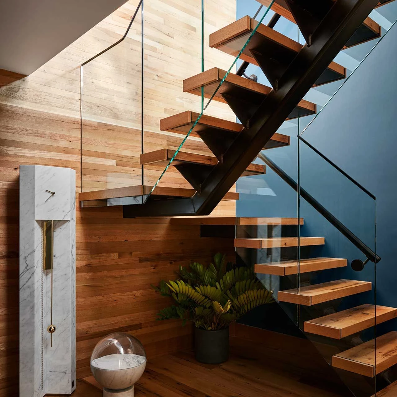 Цена по прейскуранту завода-изготовителя Высокое качество интерьер моно стронгер прямые светодиодные светильники 80 мм толщиной деревянные ступенчатые лестницы с индивидуальными лестничными перилами