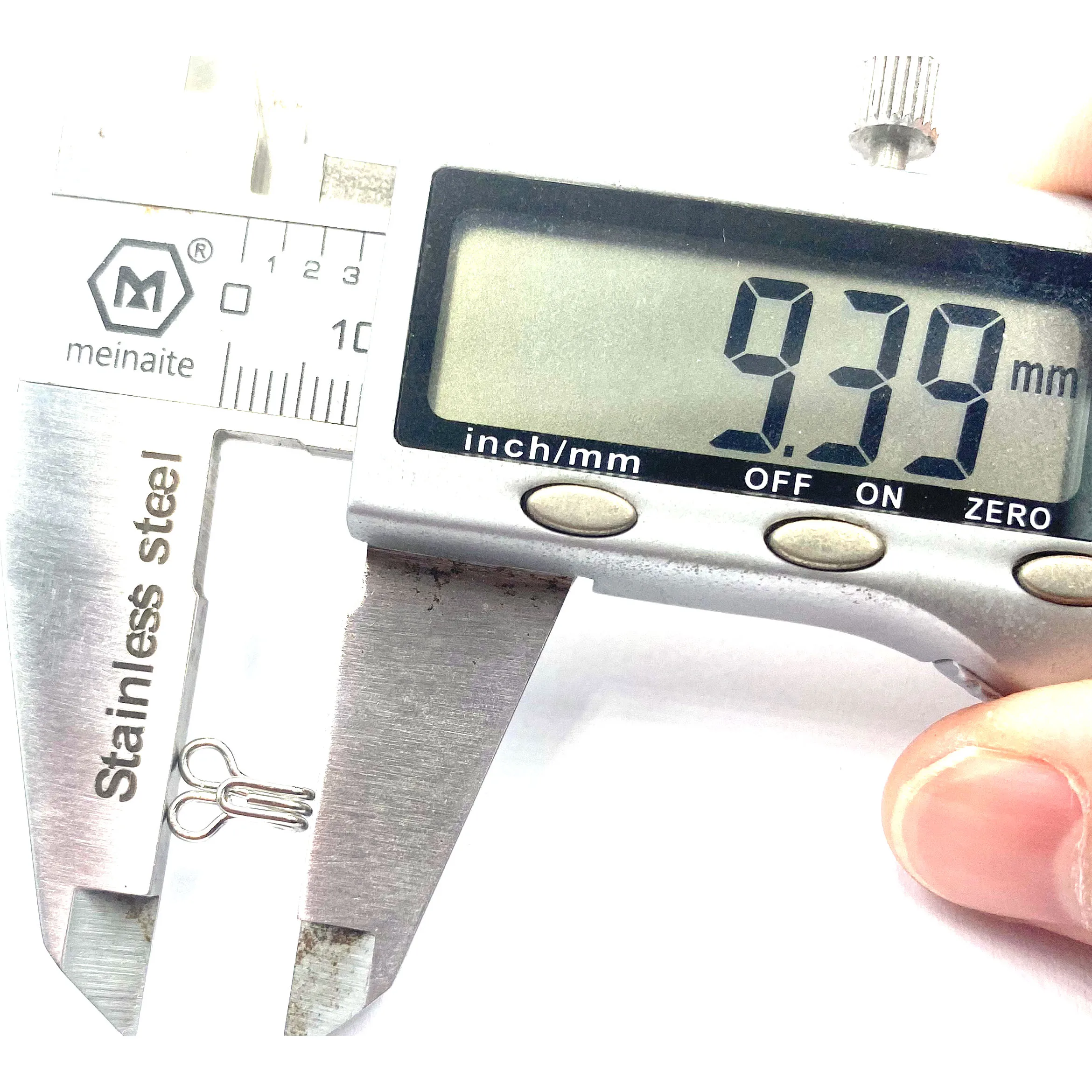 High Quality Custom Brass Steel Material Colorfast Strong Hook And Eye Pressing For Corsets