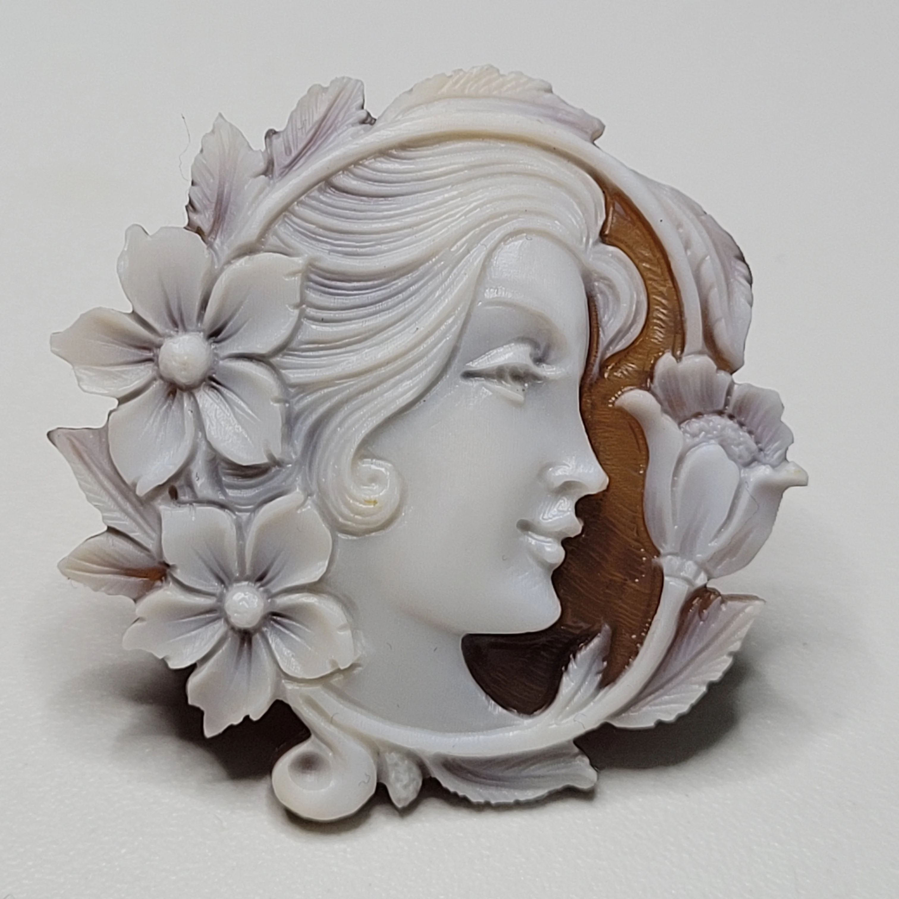 New Romantic Design Hand Carved sardonix Cameo