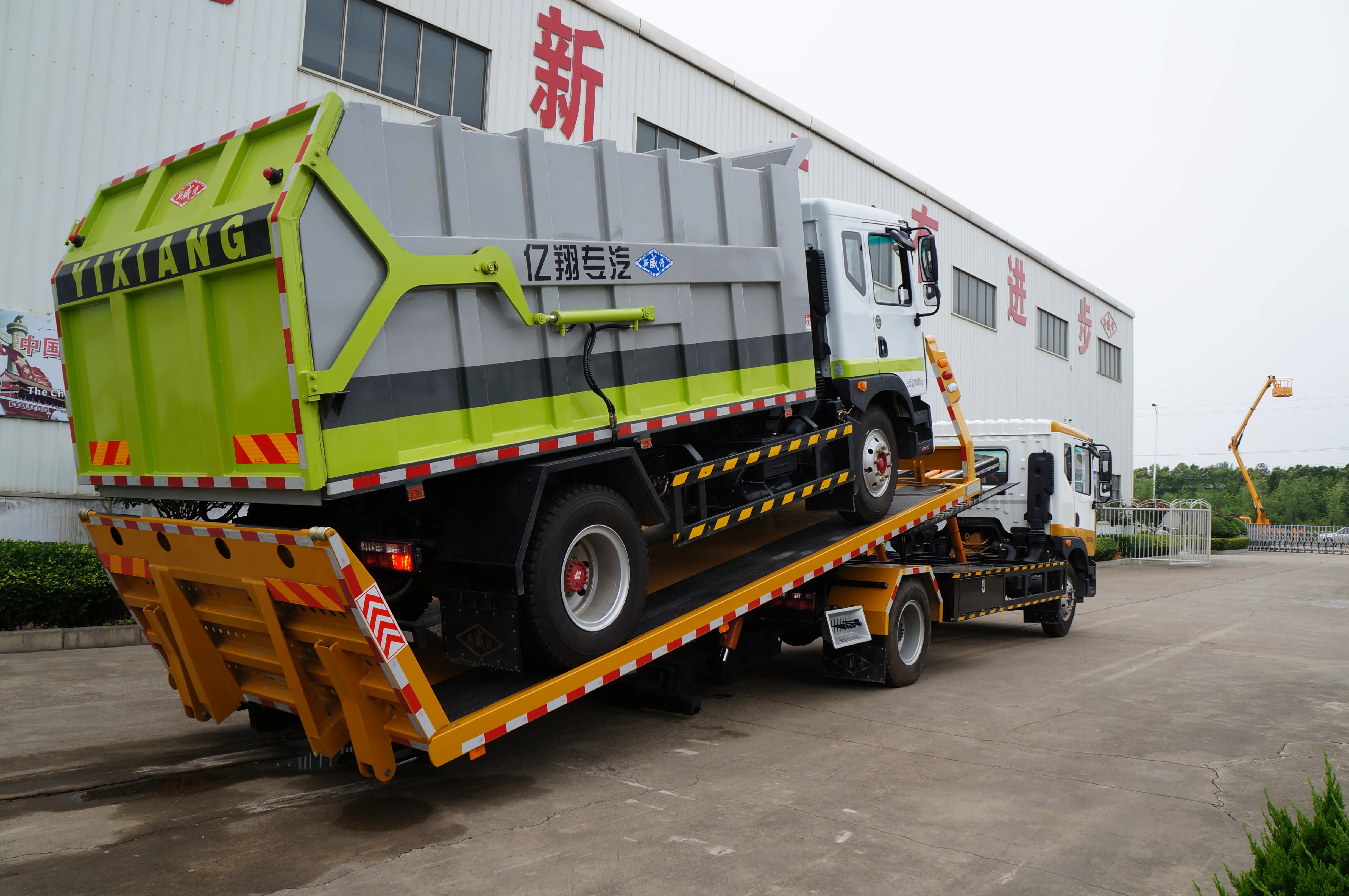 High performance new 12 ton 6 wheel electrically hydraulic control left steering crane lift car crane tow wrecker truck