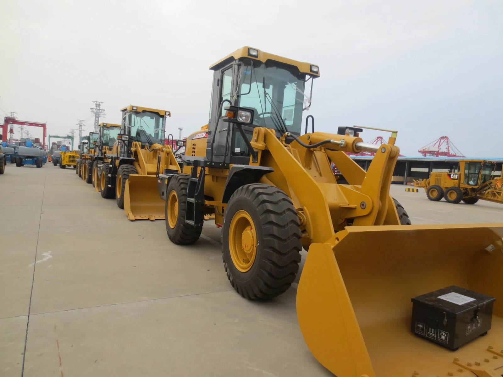 Lonking SEM Hyundai Loader 2ton 3ton 5ton loader CDM833 2cbm Wheel Loader with Wood Claw grapple