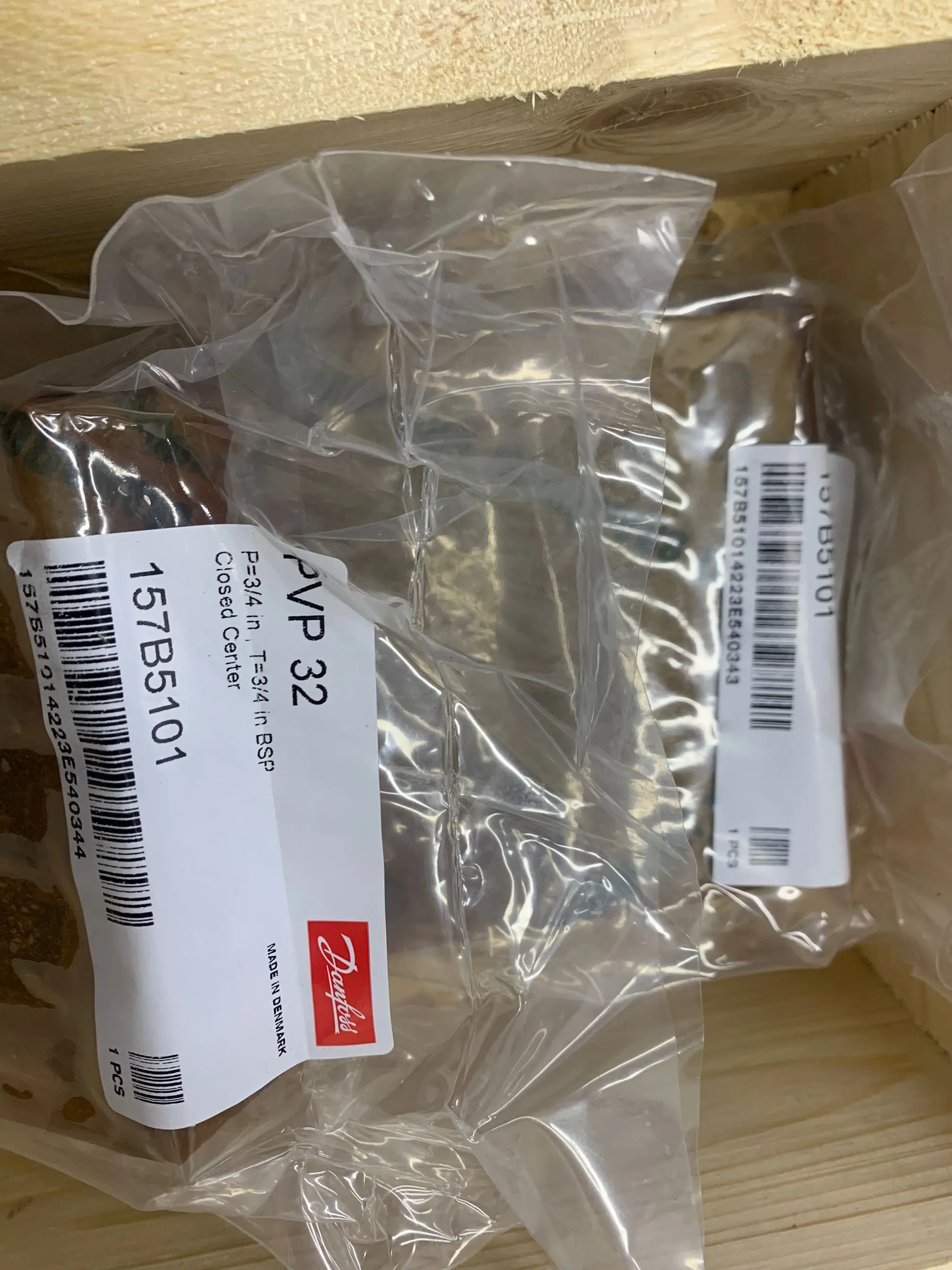 157B5101 Sauer Danfoss origin PVP 32 Closed Center P=3/4 in, T=3/4 in BSP stock competitive genuin
