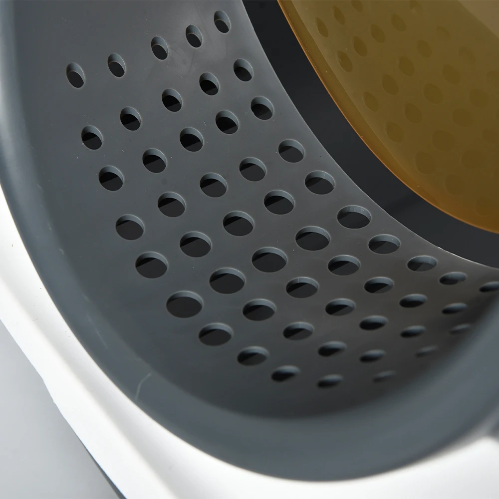 Wholesale Pet Cleaning Cat Products Eggshell Large Space Box Closed Splashproof Deodorizer Cat Litter Box with Litter Scoop