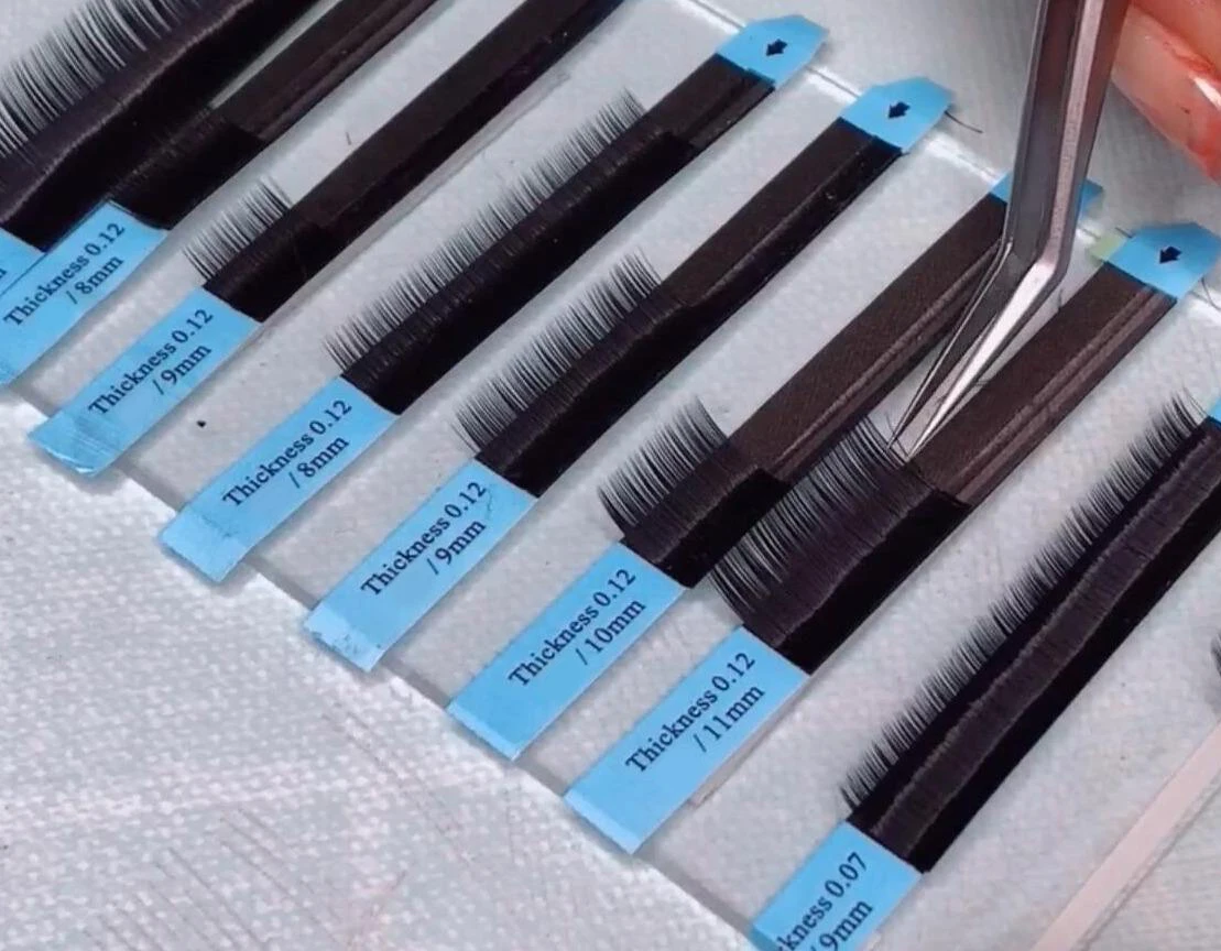 
Hot Selling Soft Ellipse Flat Eyelash Extensions For Salon 0.10 0.15 0.20 Thickness 