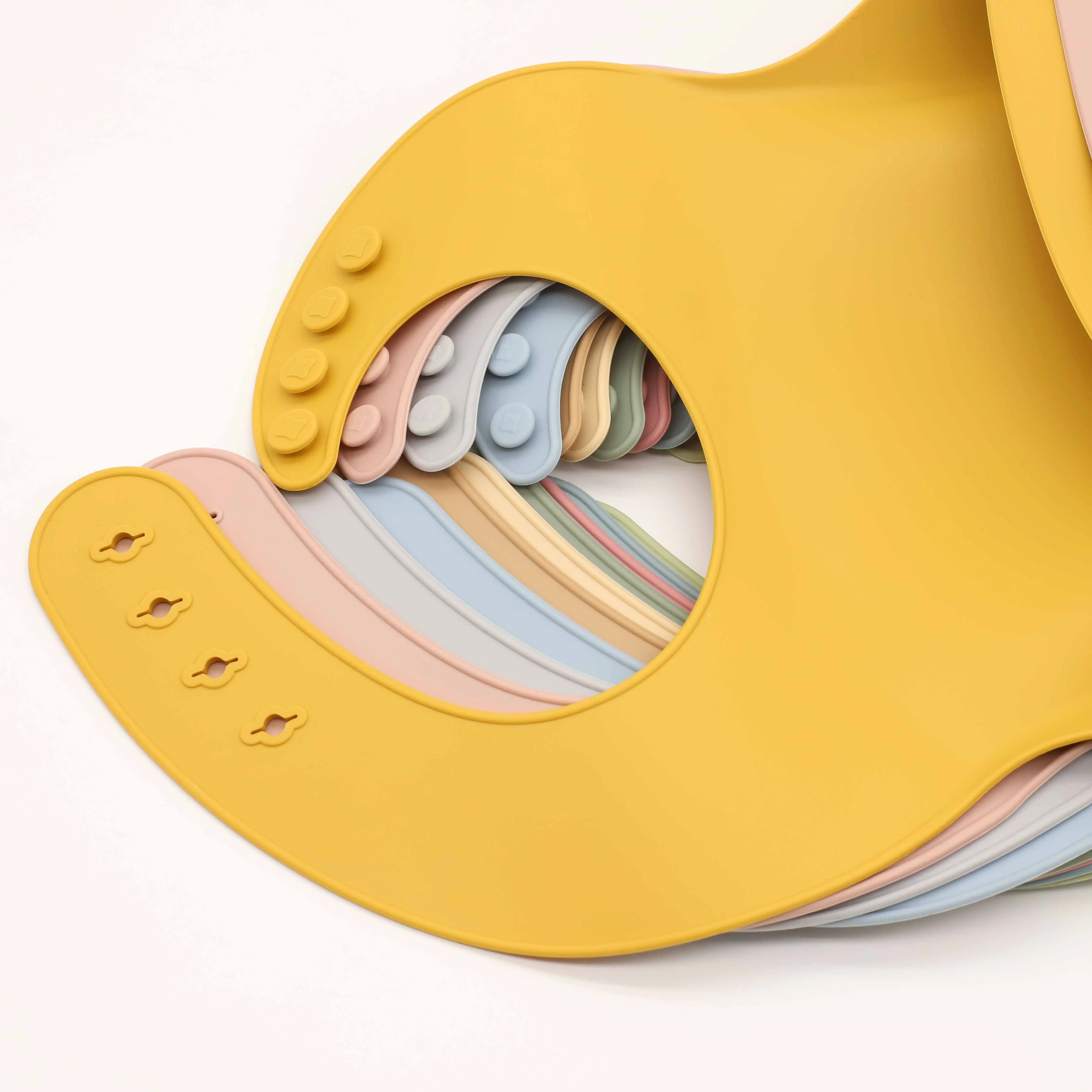 Silicone baby feeding set silicone baby round plate food catch printing bib suction bowl with spoon 6pcs tableware