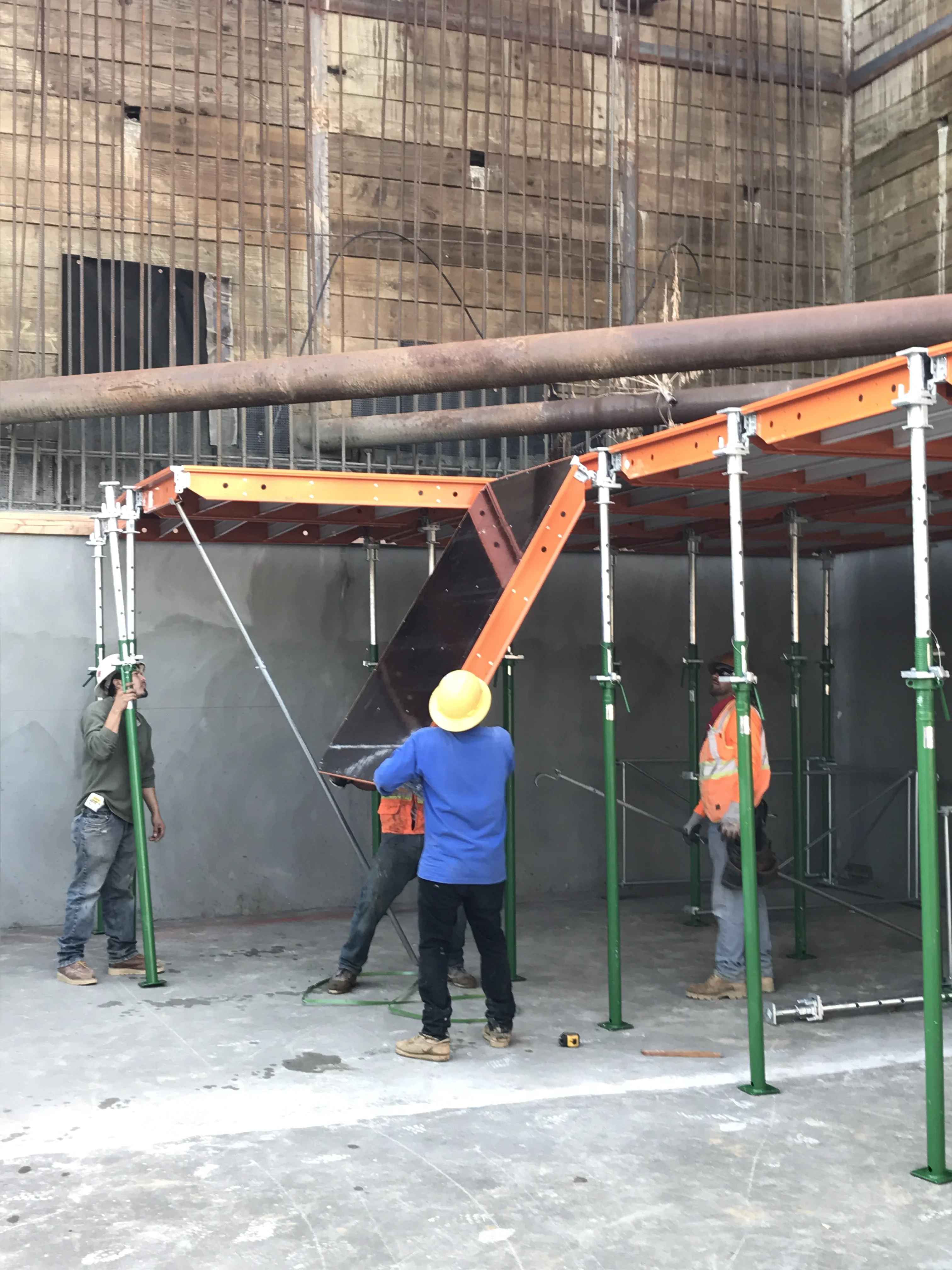 Panel prop shoring formwork for concrete construction