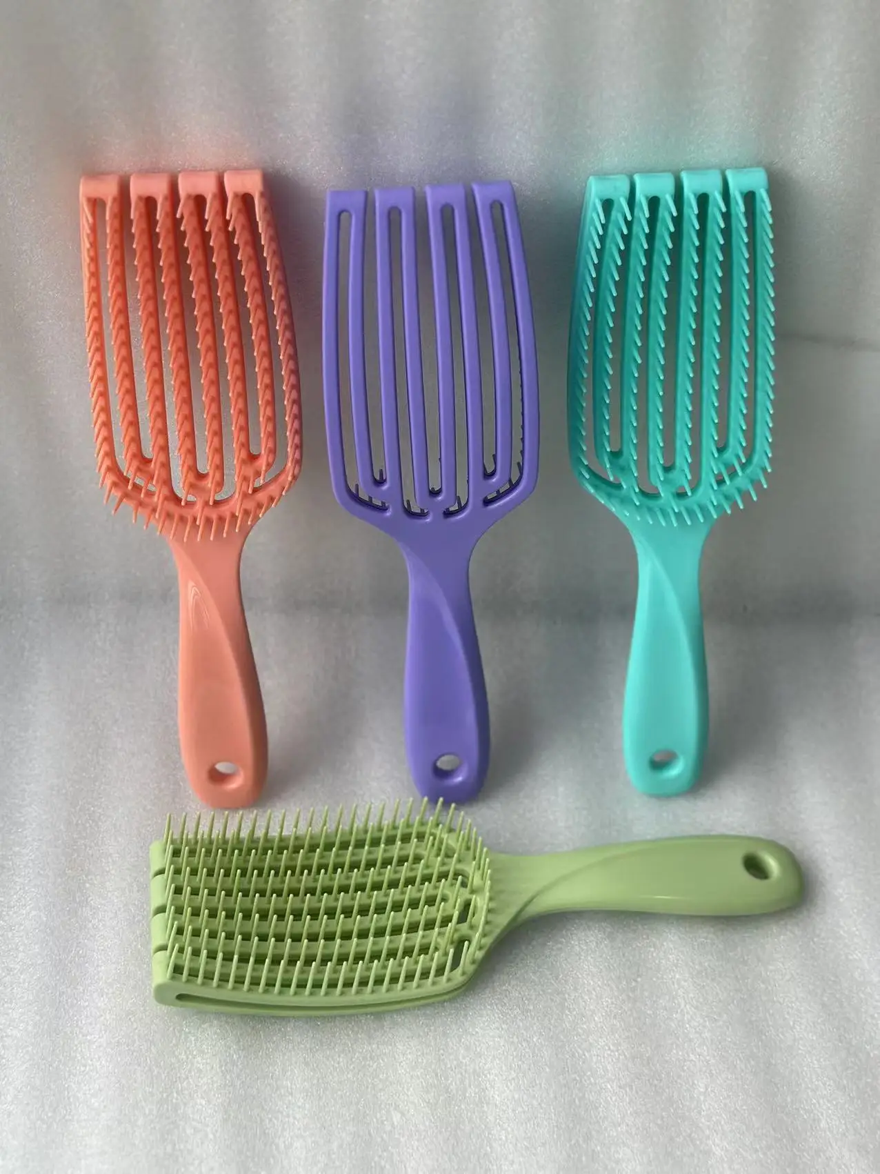 High Quality Women Plastic Salon Hair Care Brush Beige Pink Black Matte Soft Touch Detangling Hair Brushes