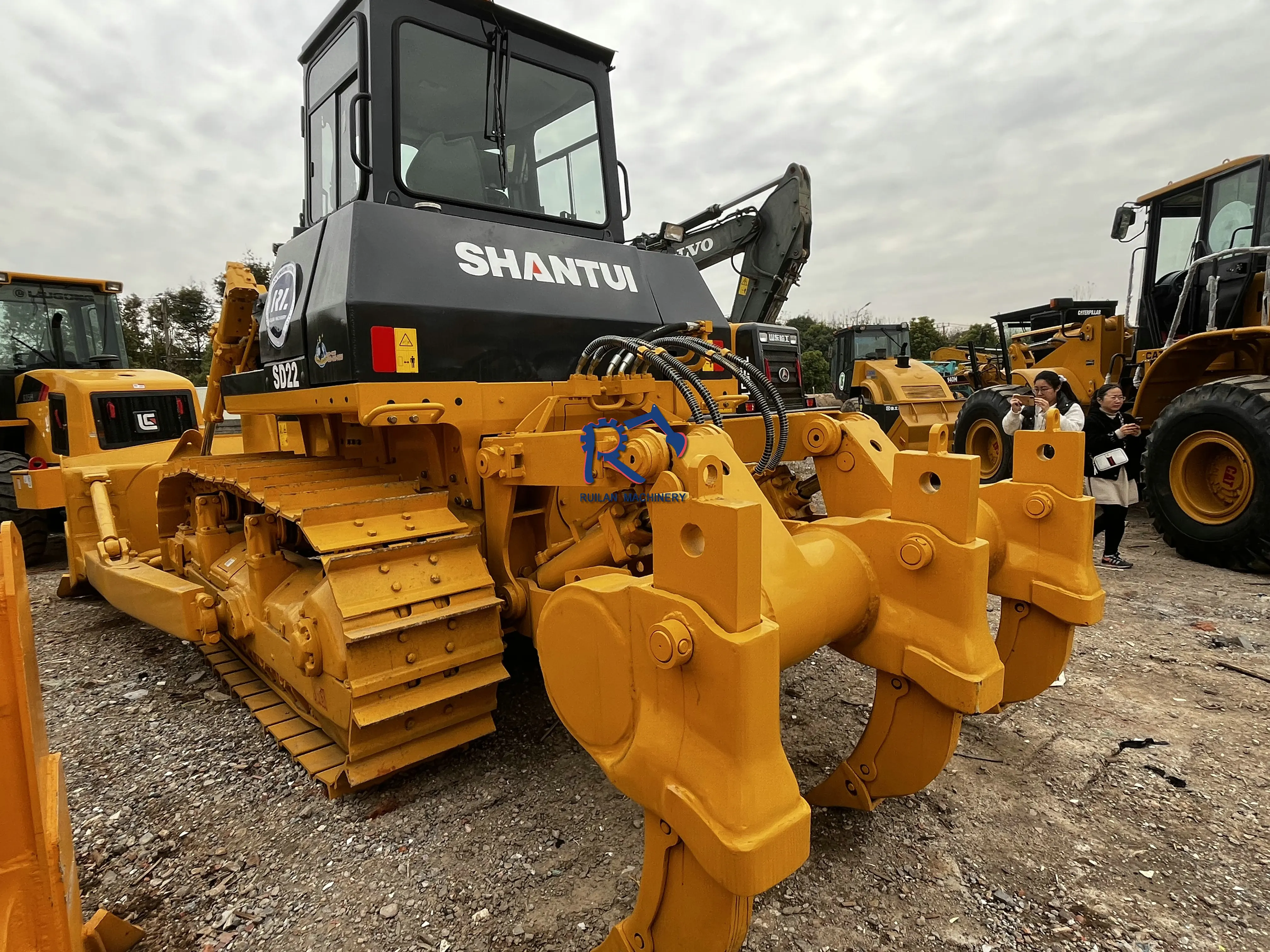 SHANTUI sd22 used bulldozer in new condition and nice performance