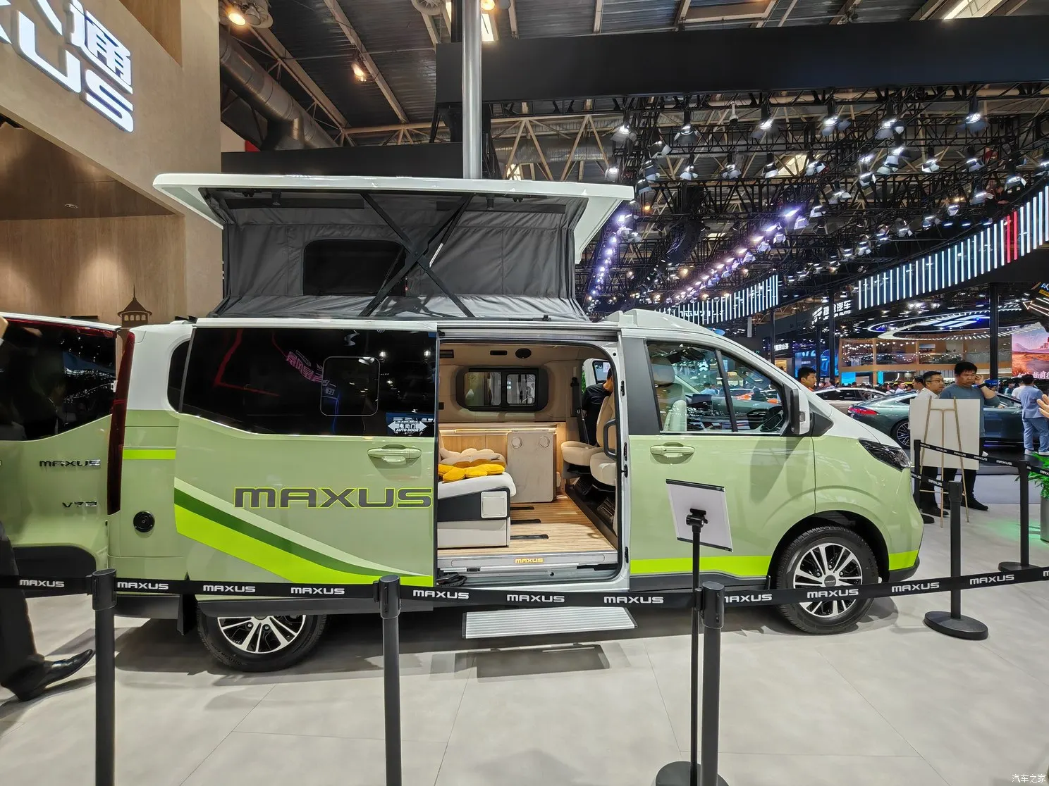 Dongtai Company Electric Lifting Roof Top Tent Straight up Pop up System for Marine Campervan Roof