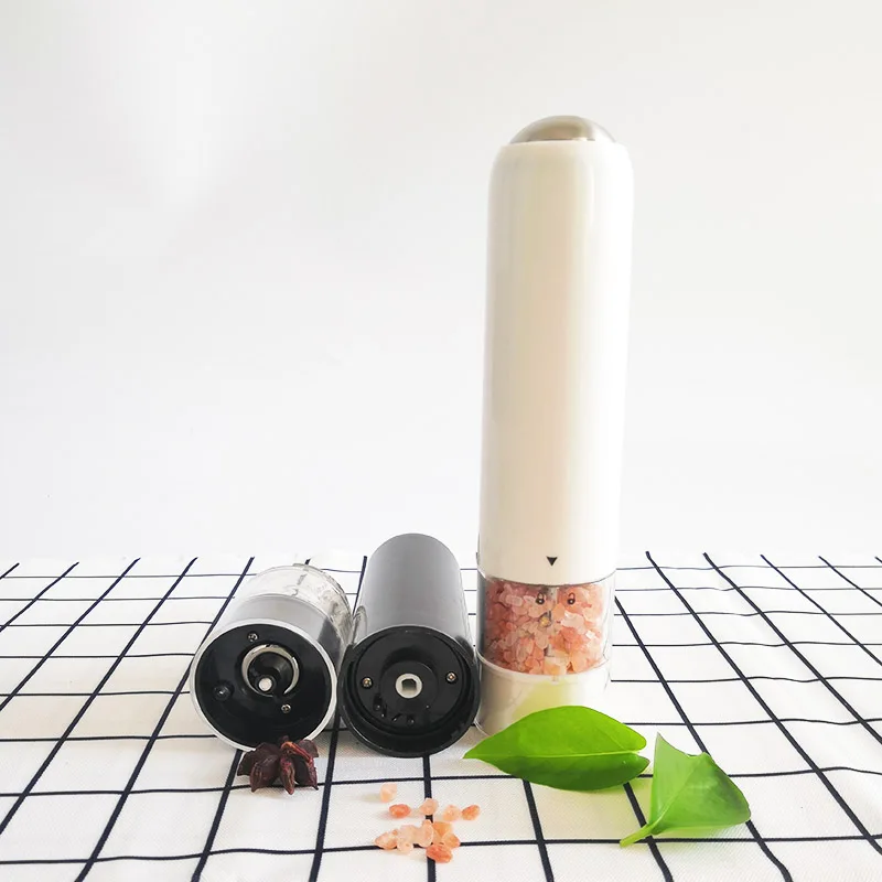 Электрическая мельница для соли и перца в пластиковом корпусе