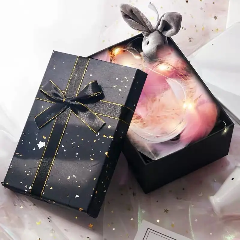 
Custom Exquisite gift box simple jewelry with hand Dream romantic star Valentine paper boxes for packaging 