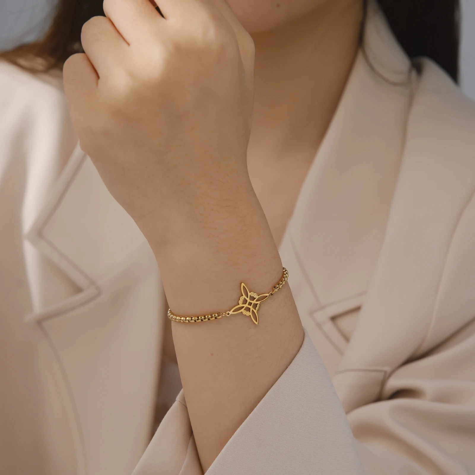 Skyrim Witchcraft Witch Knot Charm Bracelet Women Stainless Steel Box Chain Bracelets on Hand Wicca Amulet Jewelry Gift 2022