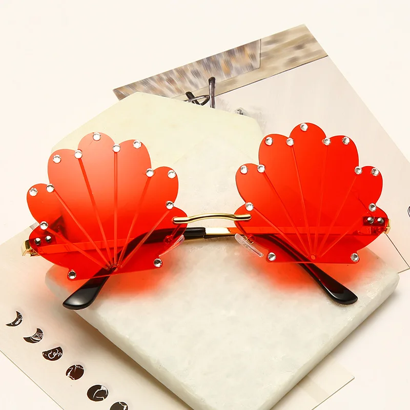 
2021 wholesale beach shell anti UV exaggerated glitter wedding props glasses luxury sun glasses fashion funny uv sunglasses 