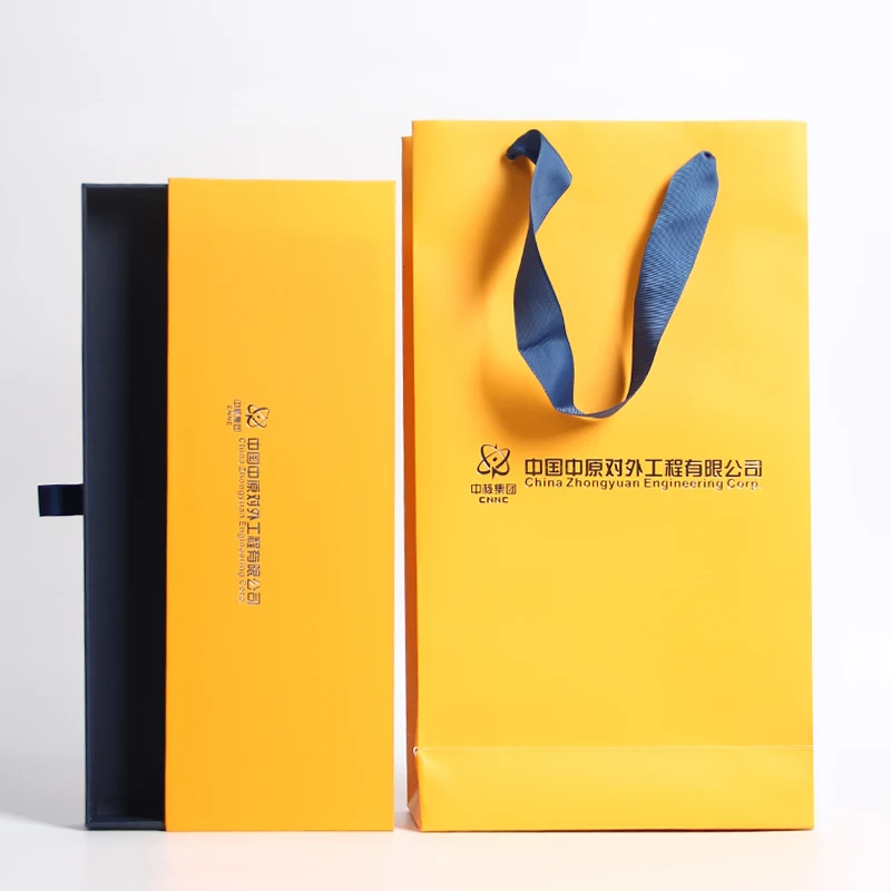 Custom Luxury Texture Paper Drawer Gift Box And Art Paper Clothing Shopping Bags Paper Gift Bags