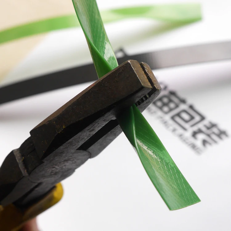 
16mm 18mm High Tensile Strength Green Embossed Plastic Packing Strap Belt PET Packing Strapping Band Roll 