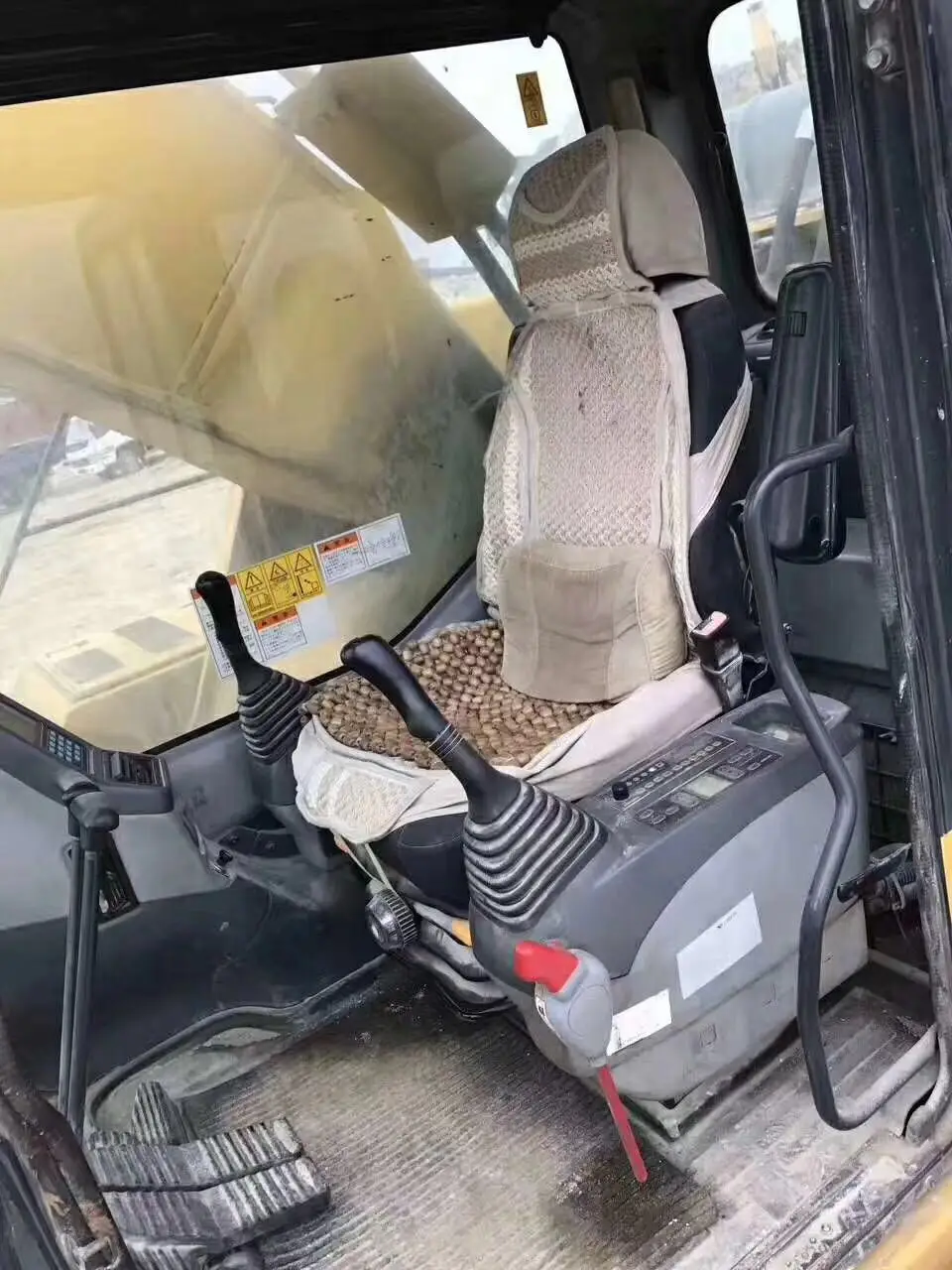 Crawler excavator Used komatsu PC600 / second-hand Japan engine PC600/large digger excavator