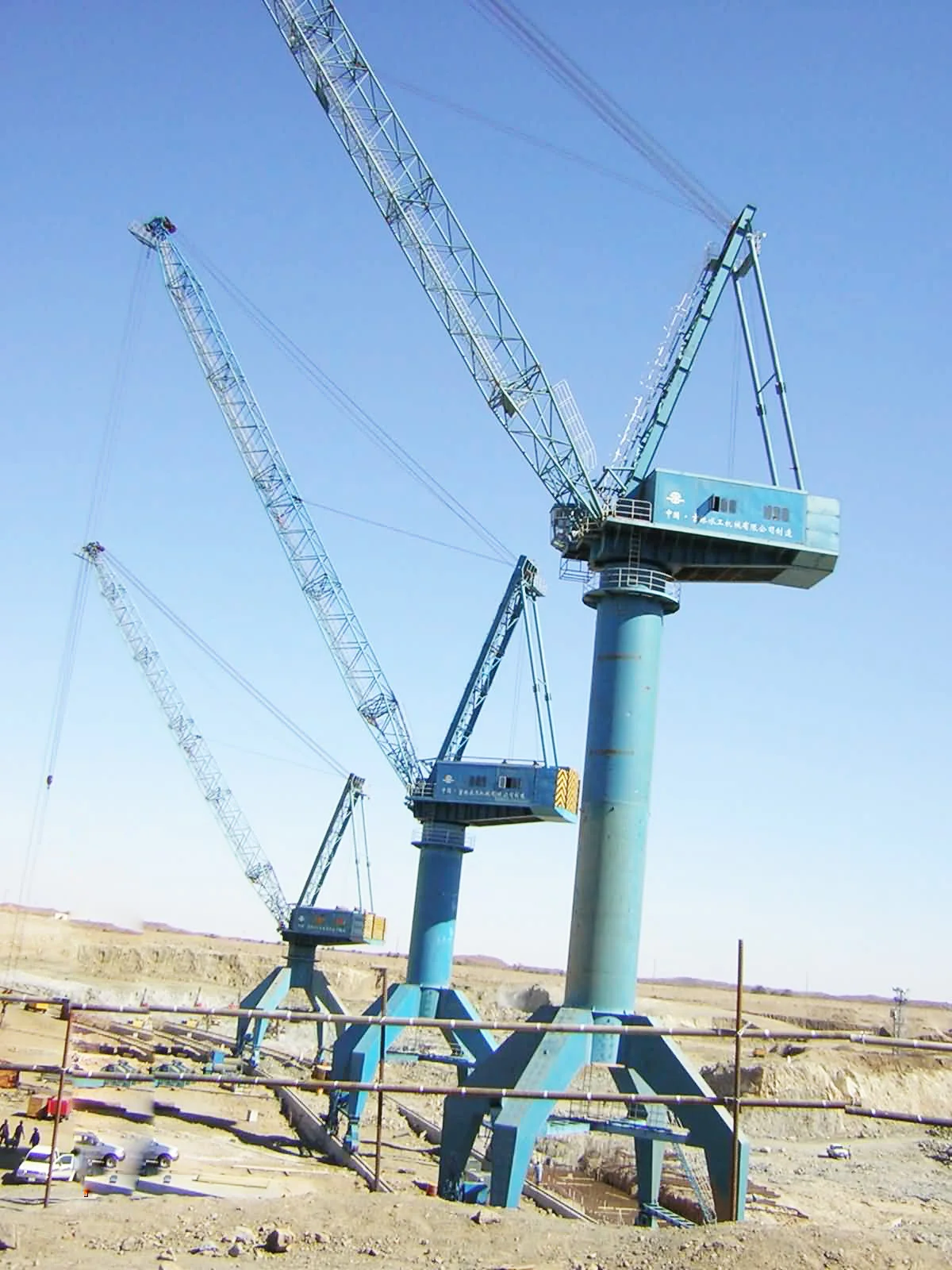 Kaiyuan New Rail Type 40 Ton 50 Ton Telescopic Slewing Floating Dock Portal Container Crane Mexico Turkey Russia