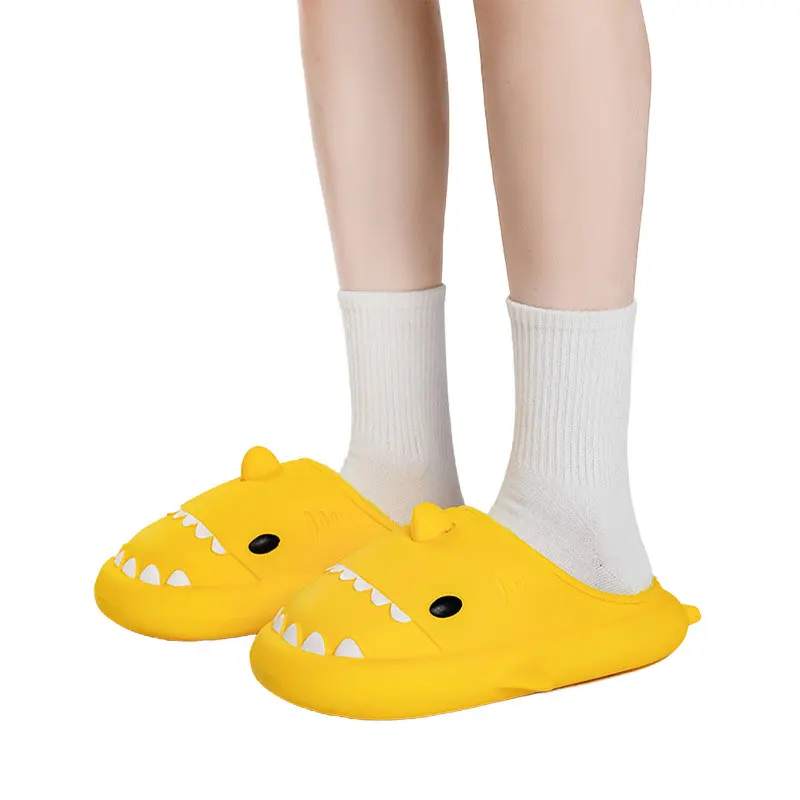 Fashion Winter Warm Shark Slippers Men And Women Winter Indoor Outdoor Non-Slip Soft Plush Yellow Warm Winter Slippers For Women